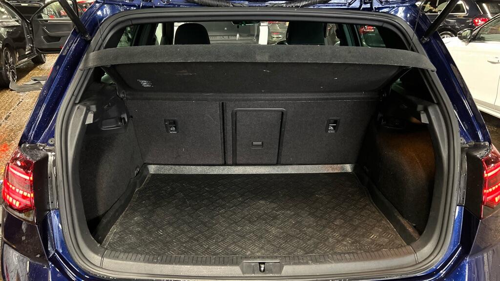 Used Volkswagen Golf 2018 for sale - 76607107: Photo 10