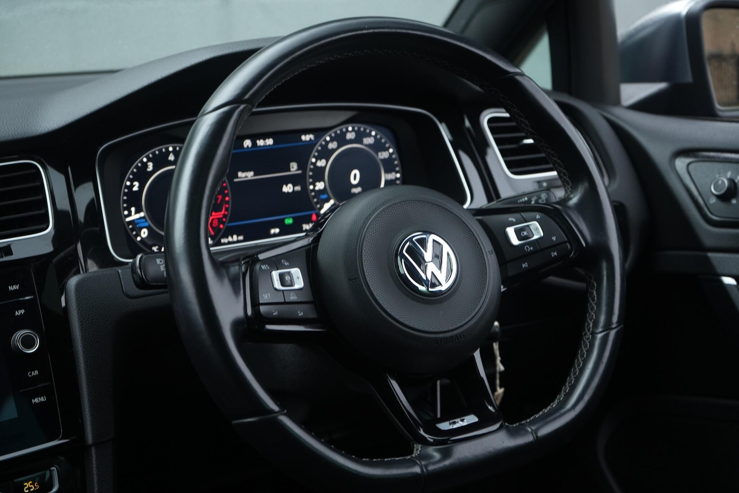 Used Volkswagen Golf 2018 for sale - 76607107: Photo 21