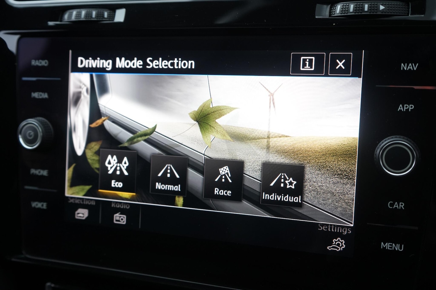 Used Volkswagen Golf 2018 for sale - 76607107: Photo 24