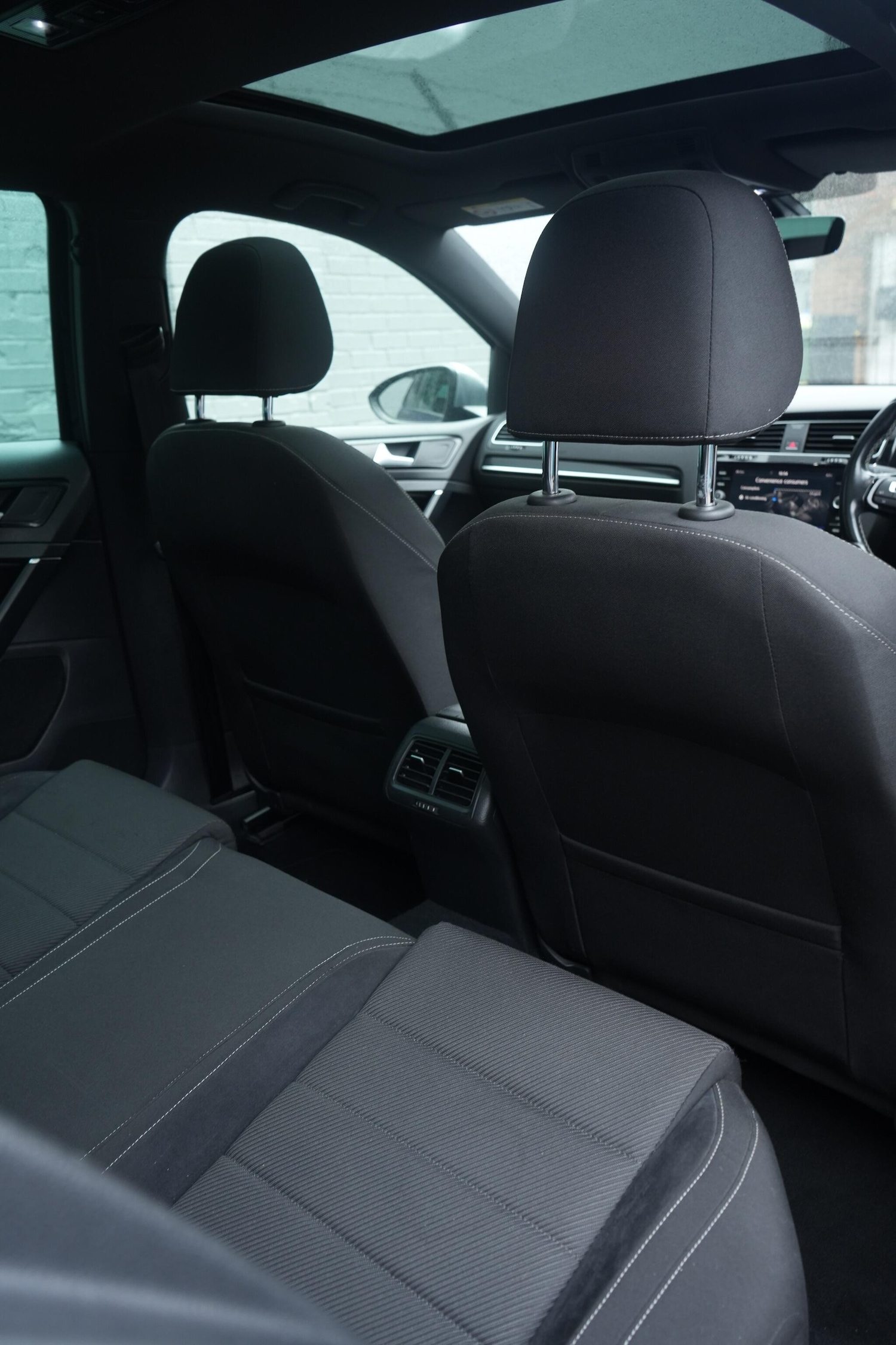 Used Volkswagen Golf 2018 for sale - 76607107: Photo 35