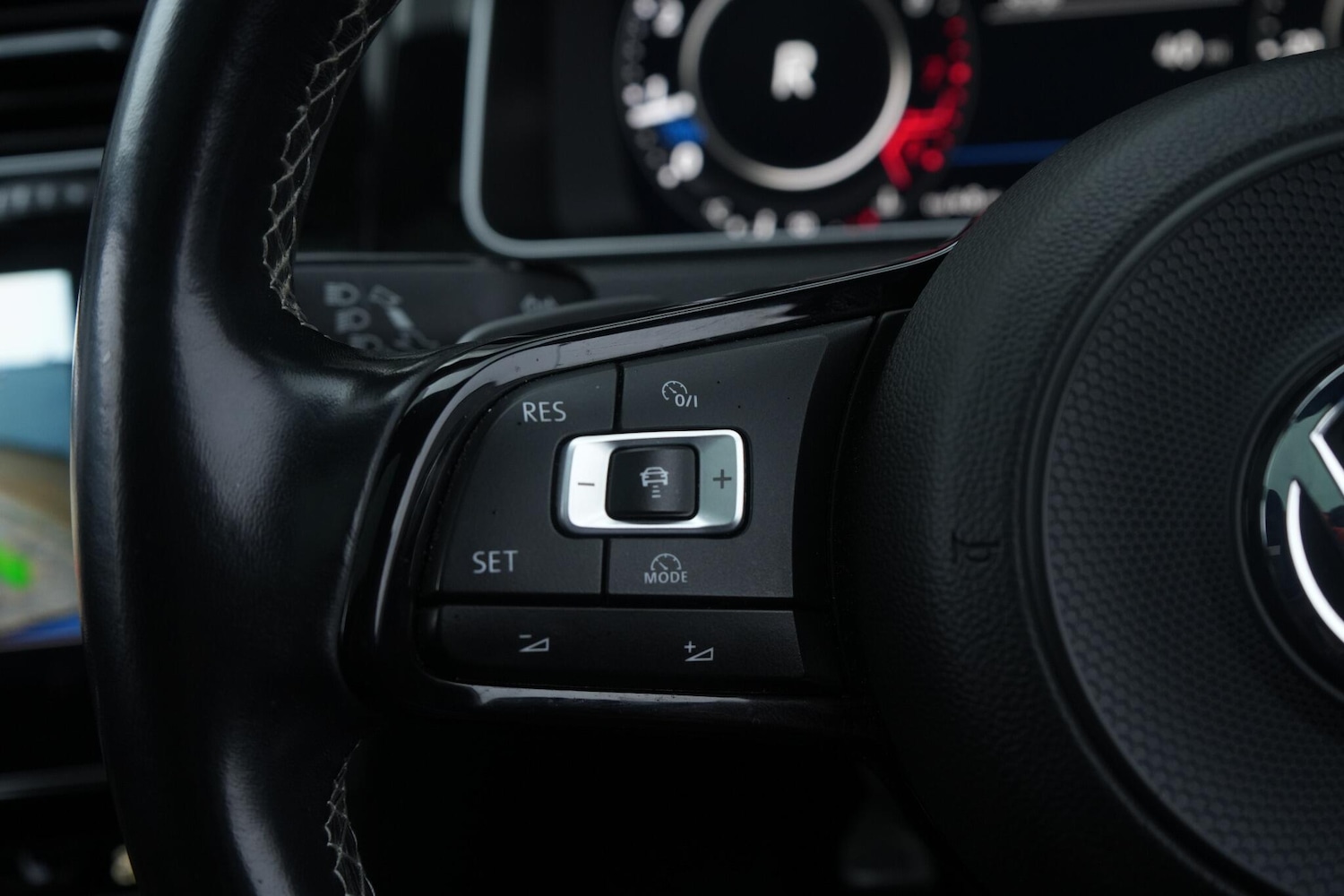 Used Volkswagen Golf 2018 for sale - 76607107: Photo 38