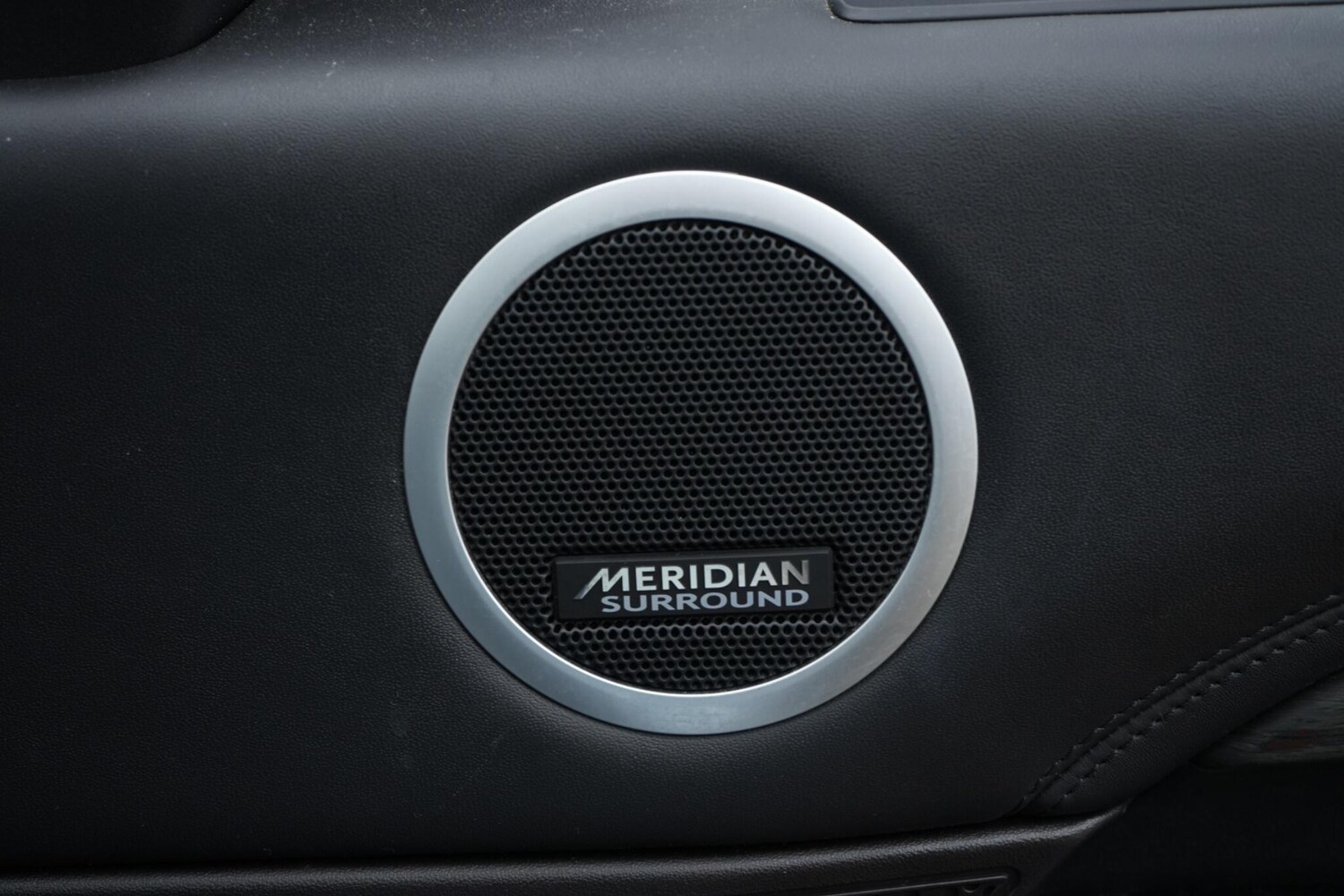 Used Land Rover Discovery 2017 for sale - 77683646: Photo 11