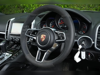 Used Porsche Cayenne 2015 for sale - 78475584: Photo