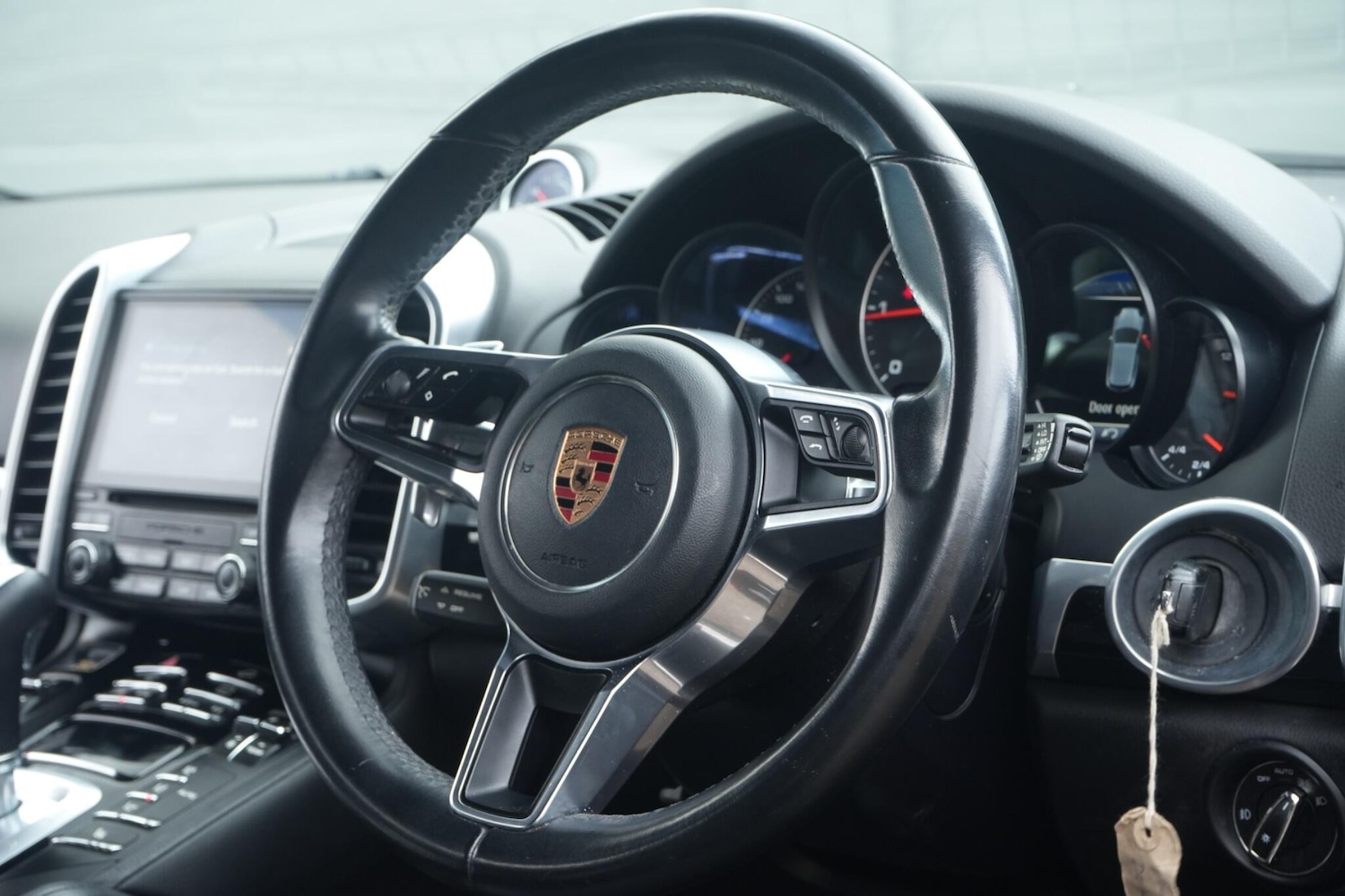 Used Porsche Cayenne 2017 for sale - 78204683: Photo 3