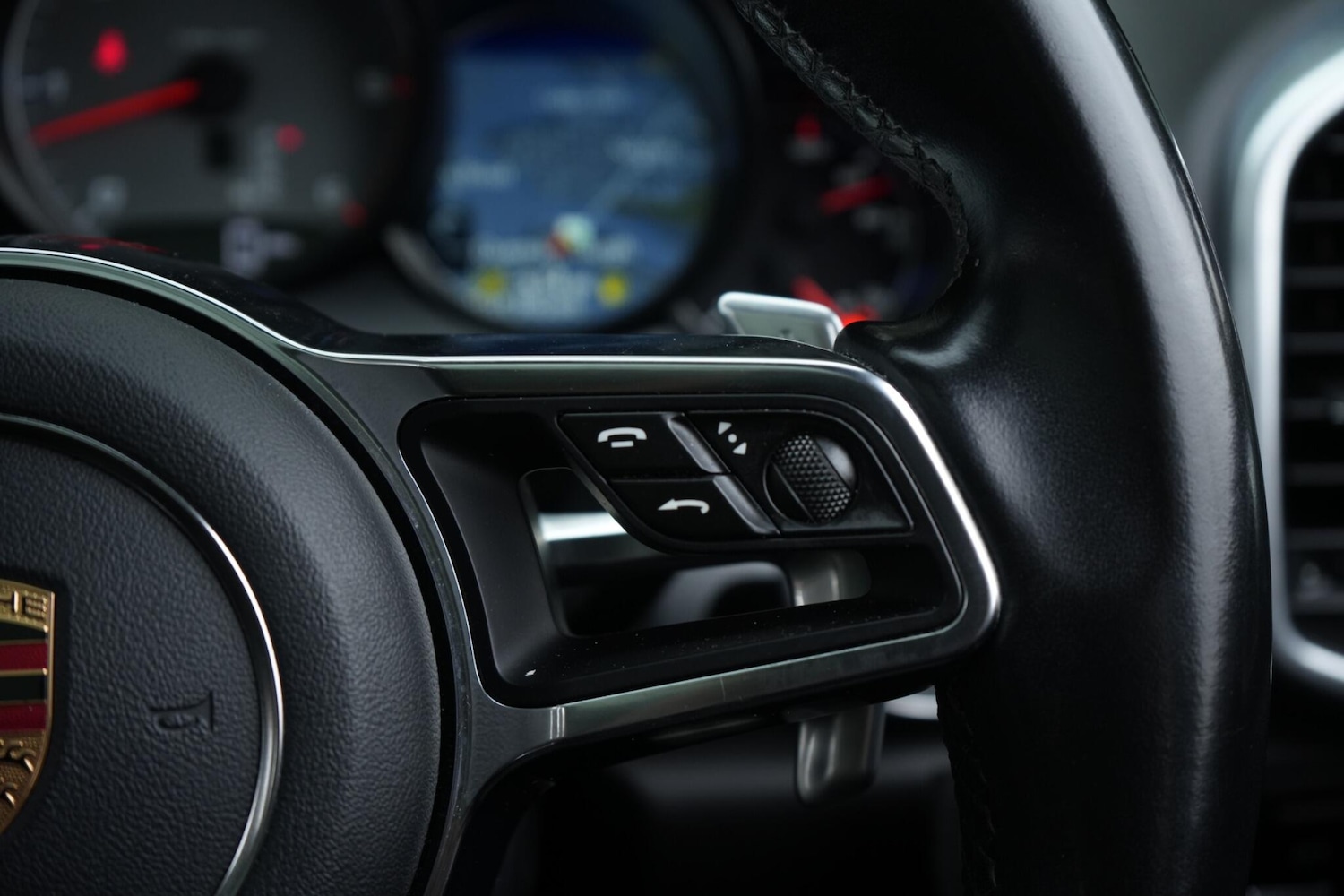 Used Porsche Cayenne 2017 for sale - 76993848: Photo 65