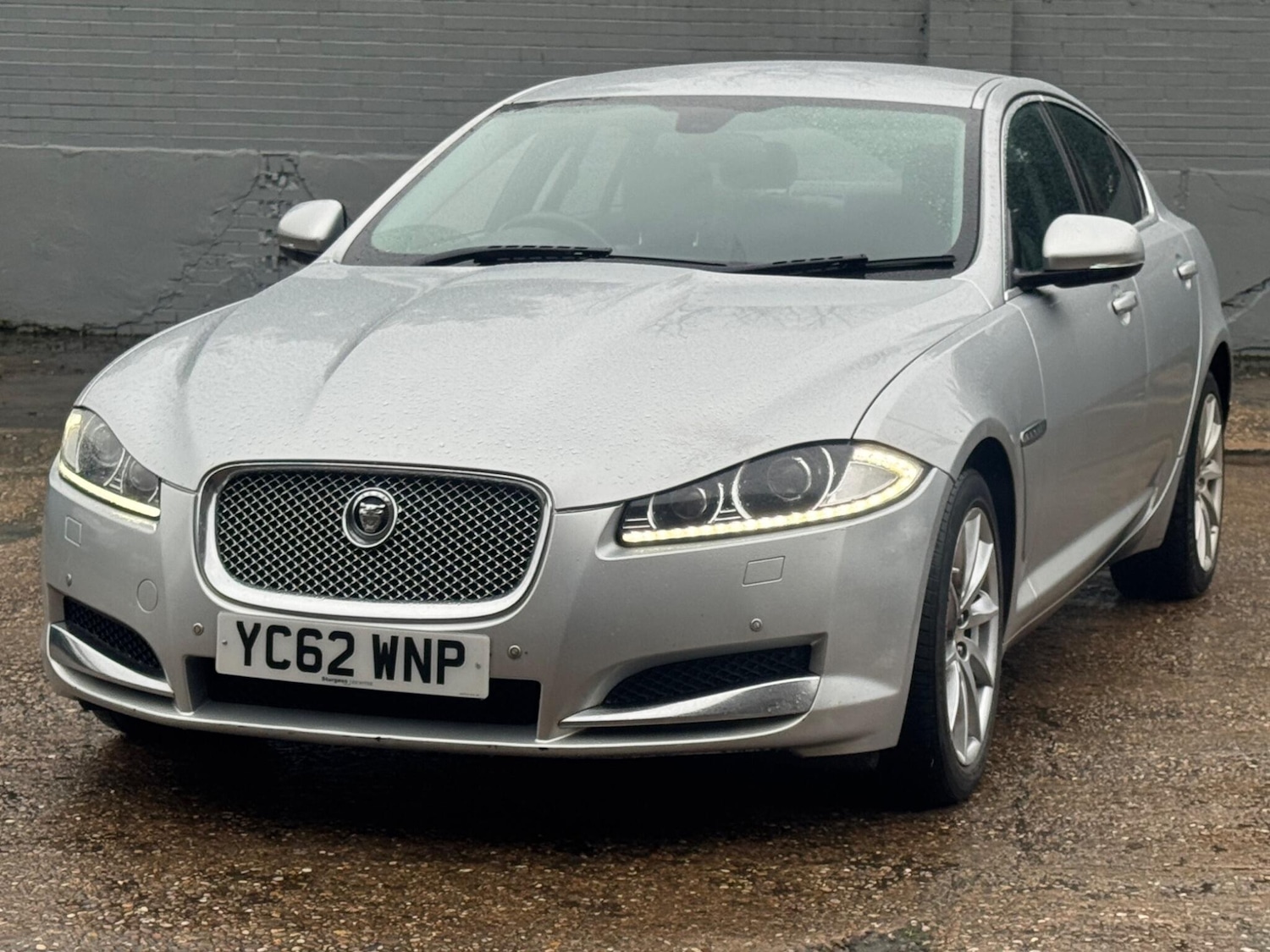 Used Jaguar XF 2013 for sale - 77611471: Photo 2