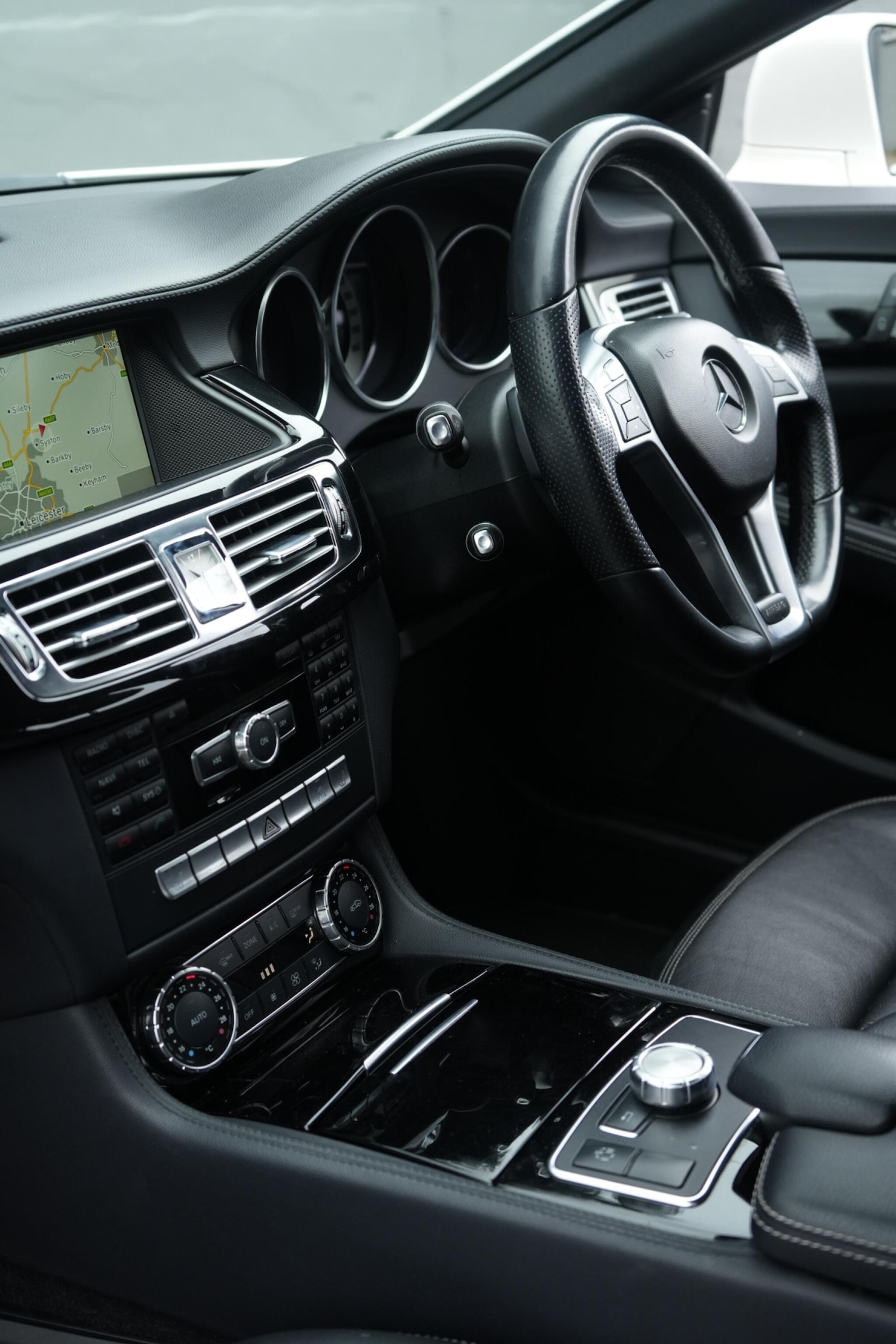 Used Mercedes-Benz CLS 2013 for sale - 77853376: Photo 24