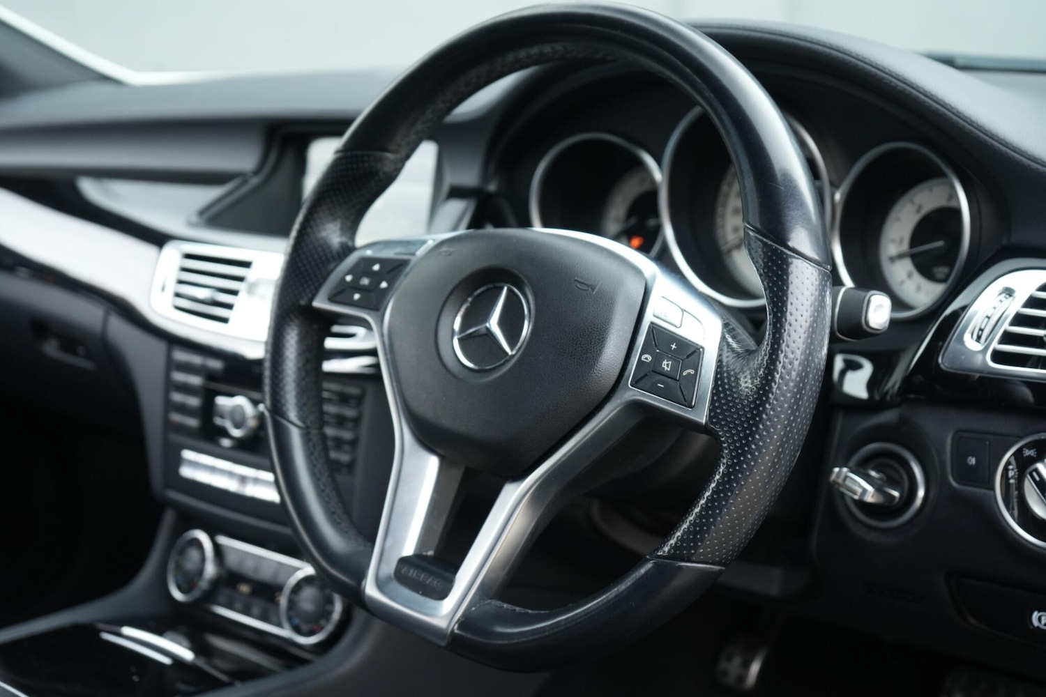 Used Mercedes-Benz CLS 2013 for sale - 77853376: Photo 3