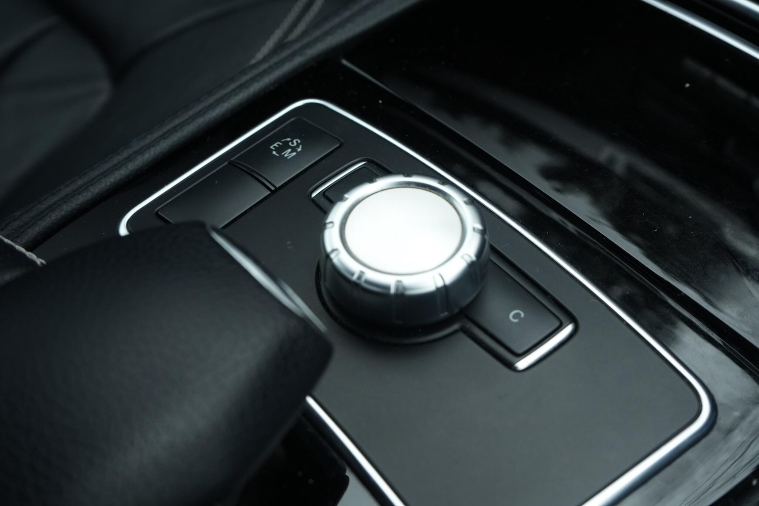 Used Mercedes-Benz CLS 2013 for sale - 77853376: Photo 35