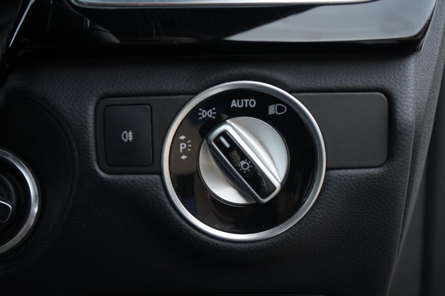 Used Mercedes-Benz CLS 2013 for sale - 77853376: Photo 39