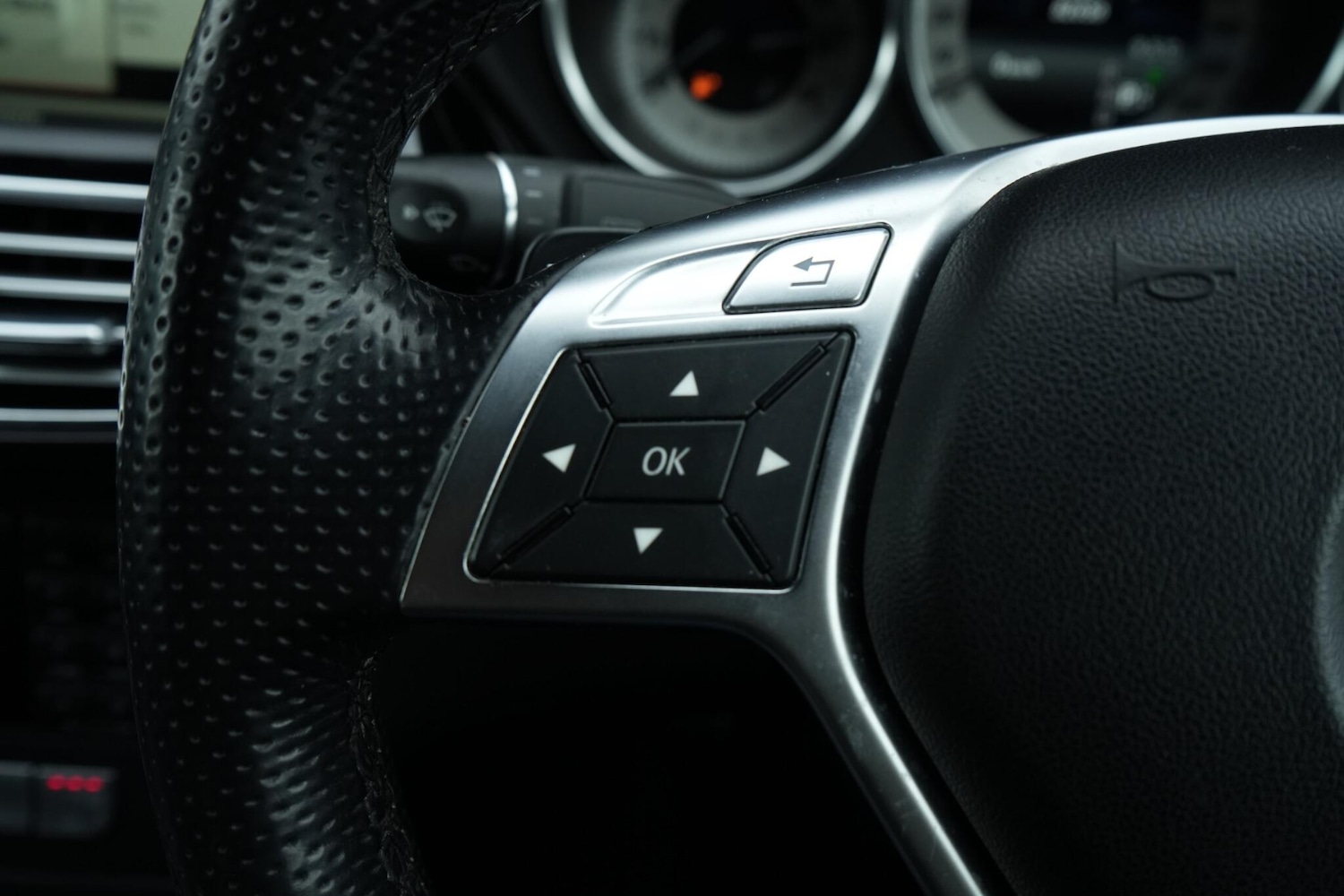 Used Mercedes-Benz CLS 2013 for sale - 77853376: Photo 49