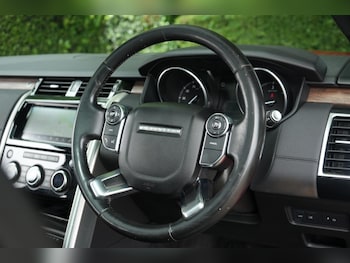 Used Land Rover Discovery 2017 for sale - 79033692: Photo