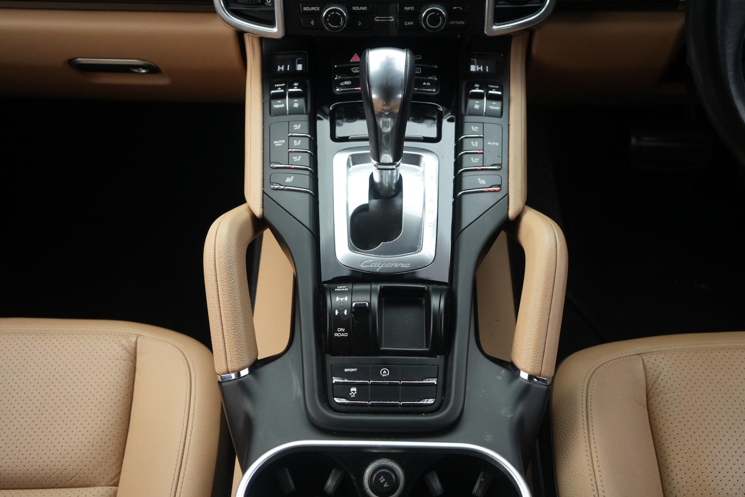 Used Porsche Cayenne 2014 for sale - 77597941: Photo 35