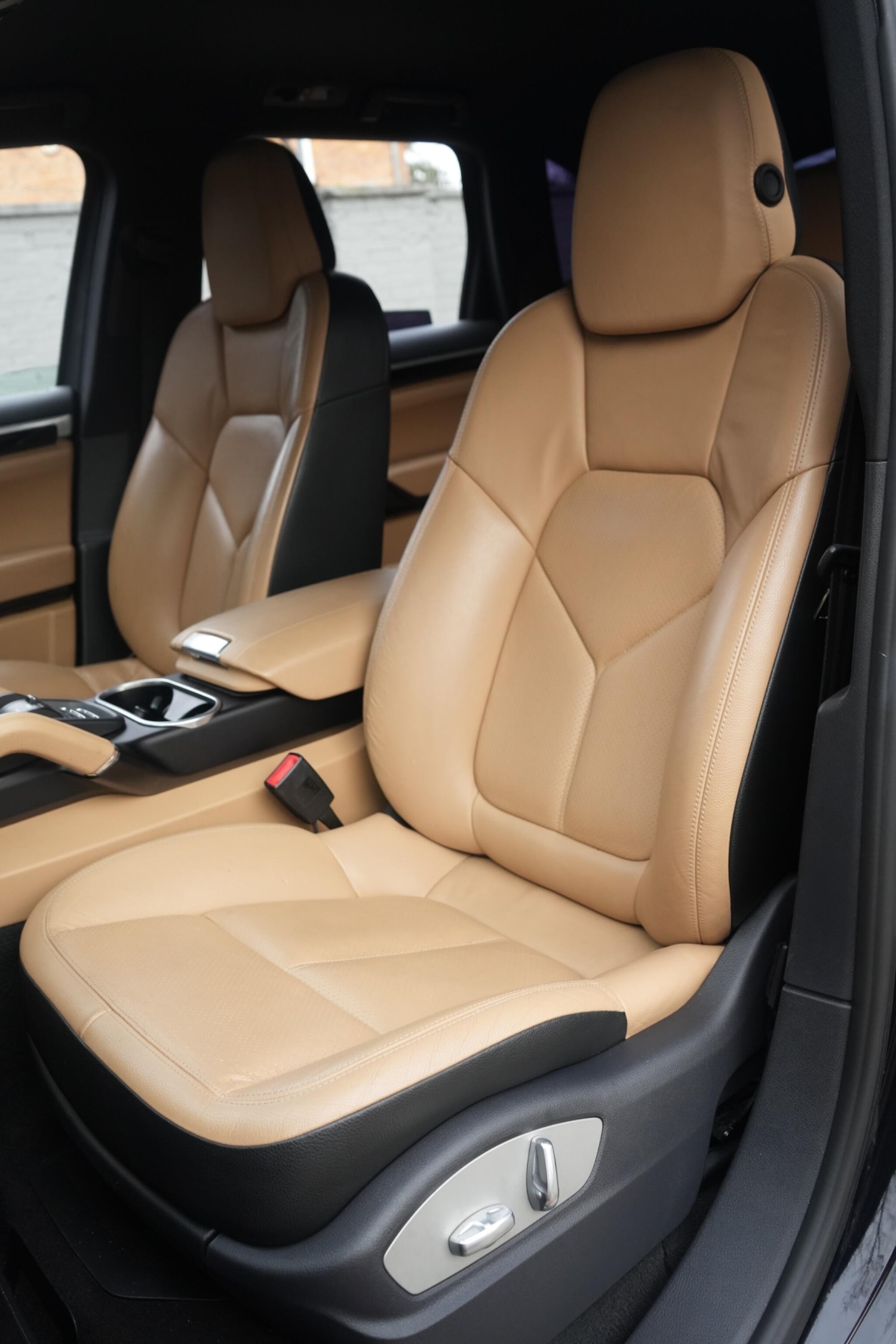 Used Porsche Cayenne 2014 for sale - 77597941: Photo 39