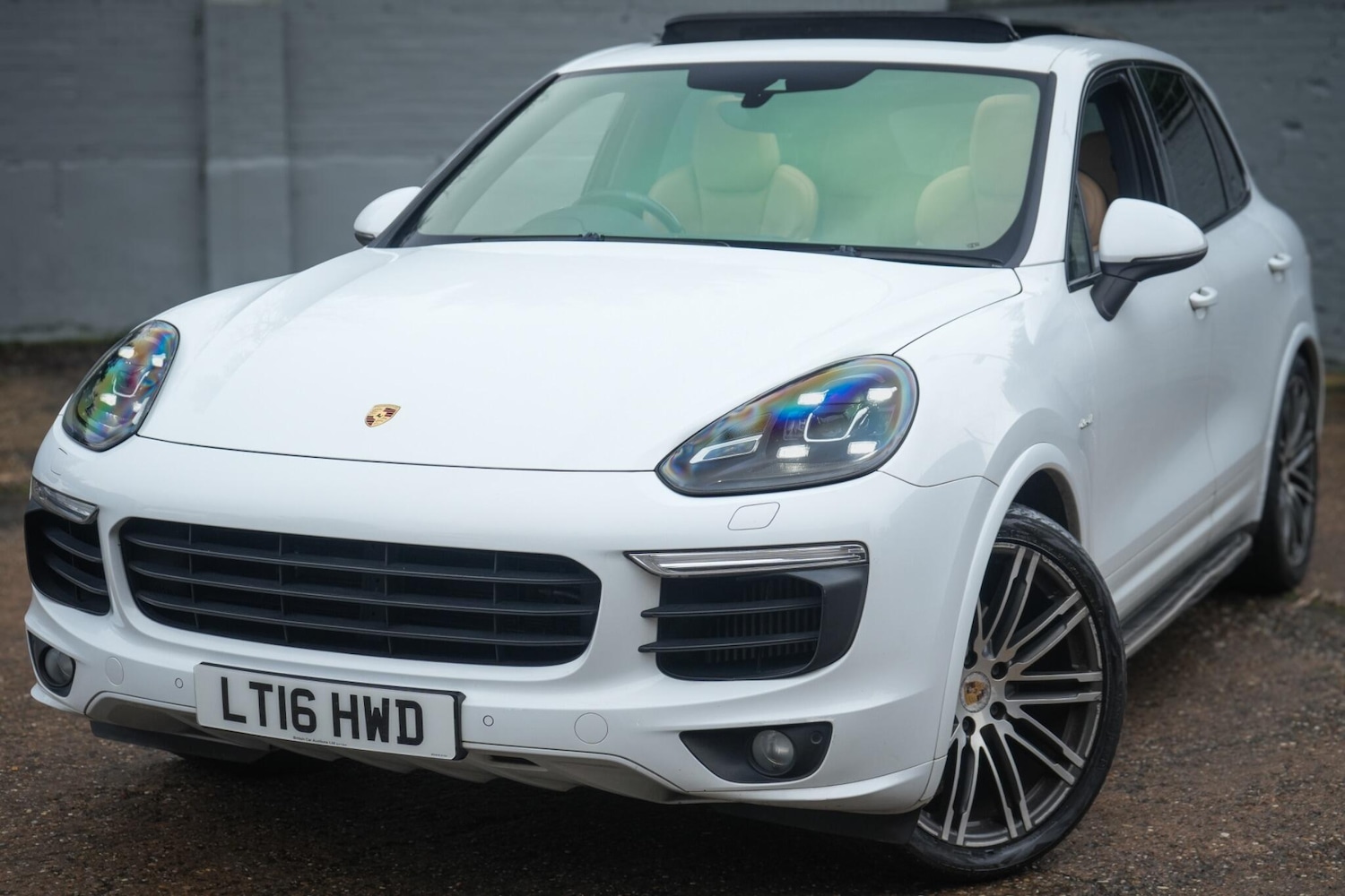 Used Porsche Cayenne 2016 for sale - 77387445: Photo 1