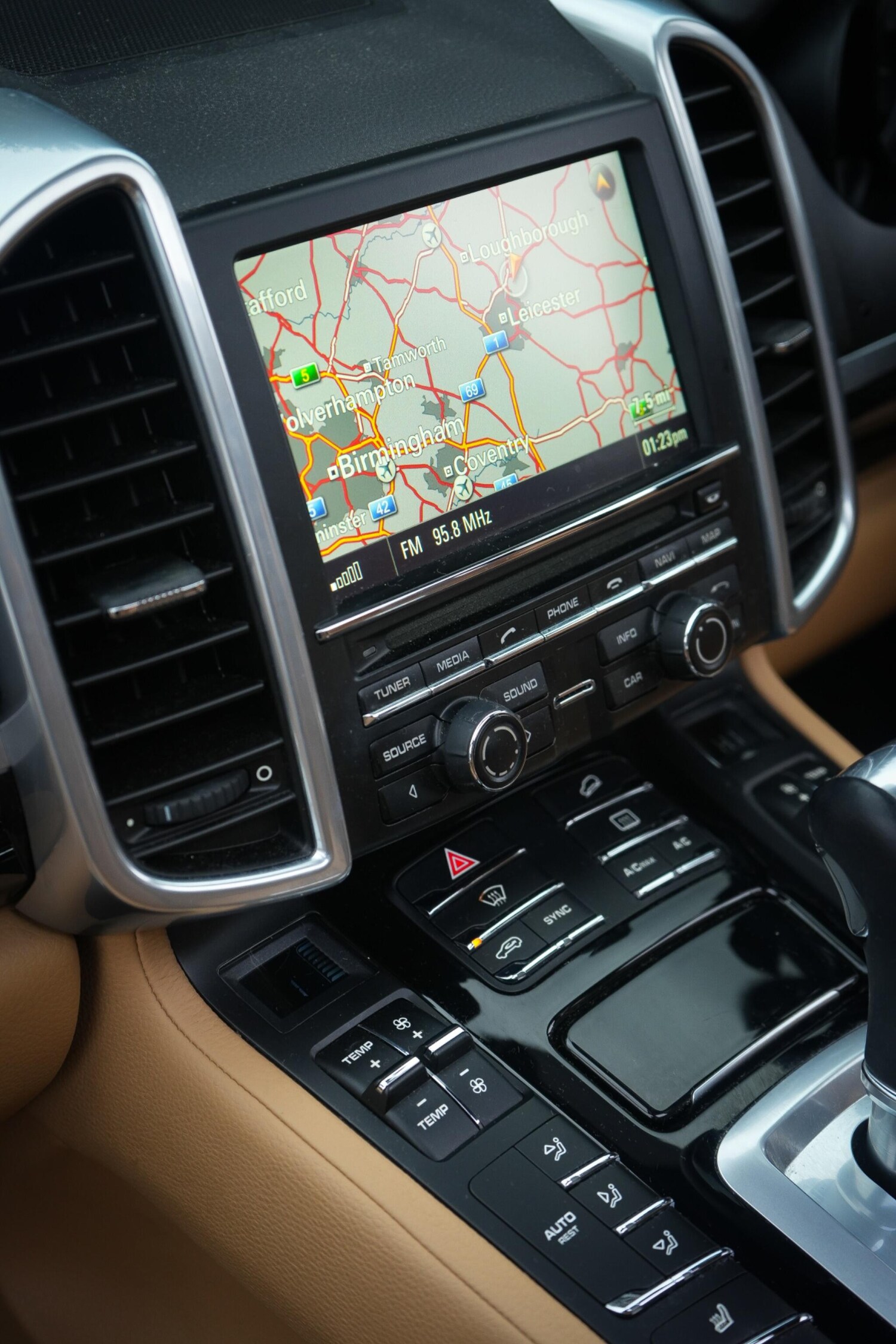 Used Porsche Cayenne 2016 for sale - 77387445: Photo 37