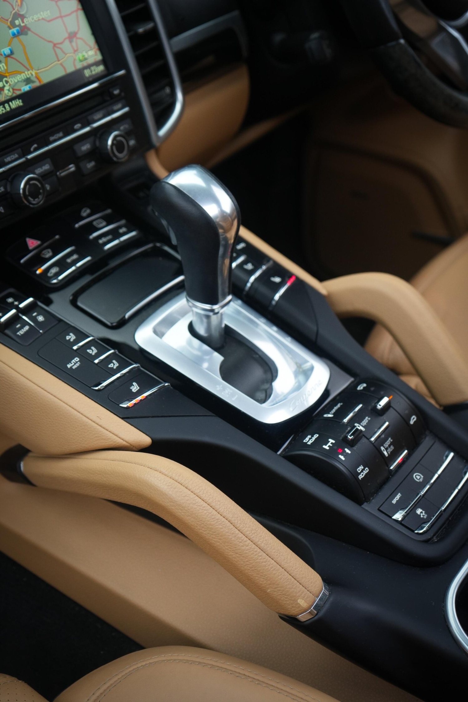 Used Porsche Cayenne 2016 for sale - 77387445: Photo 40