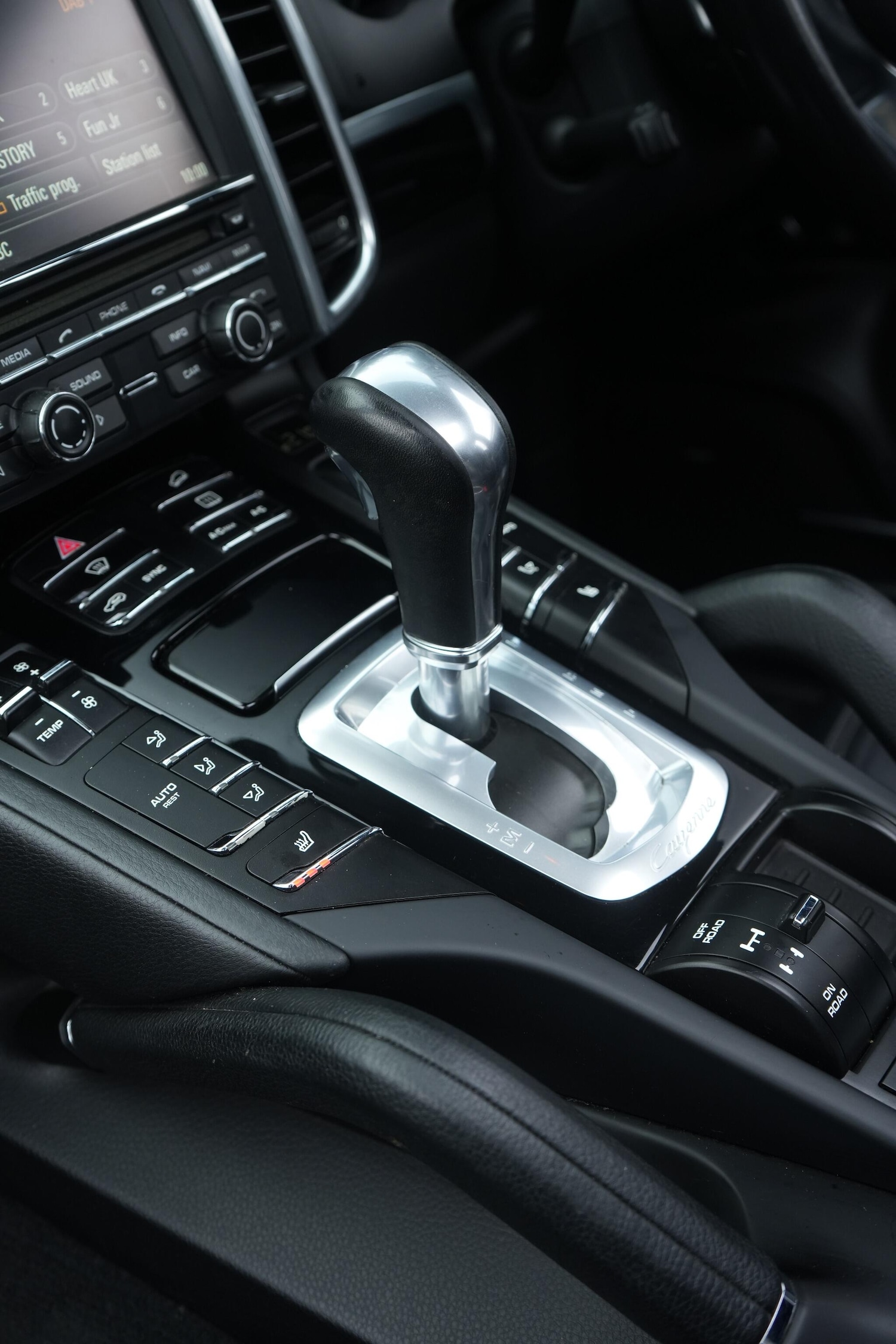 Used Porsche Cayenne 2015 for sale - 76522118: Photo 26