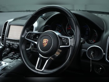 Used Porsche Cayenne 2015 for sale - 76522118: Photo