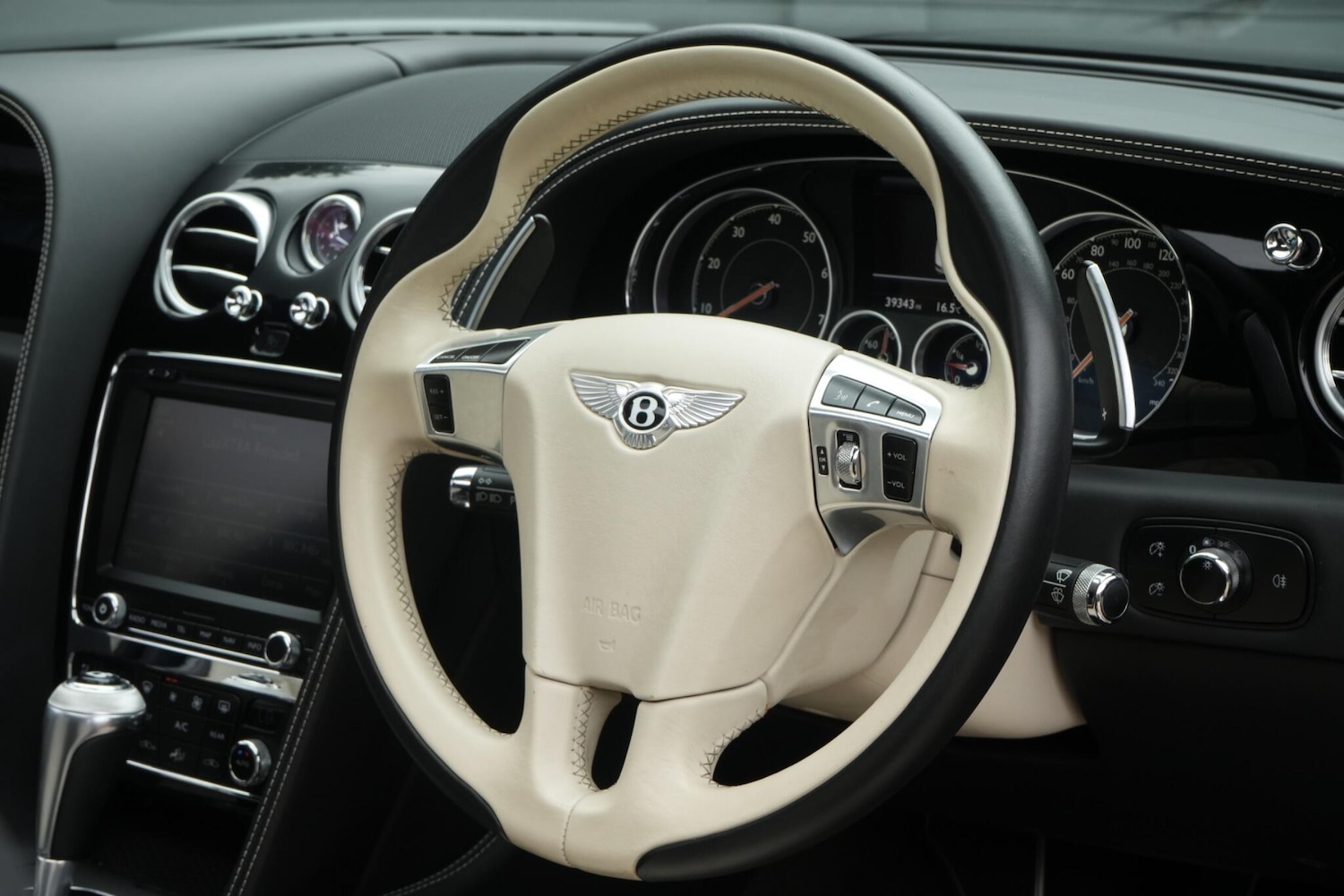 Used Bentley Flying Spur 2017 for sale - 76060873: Photo 2