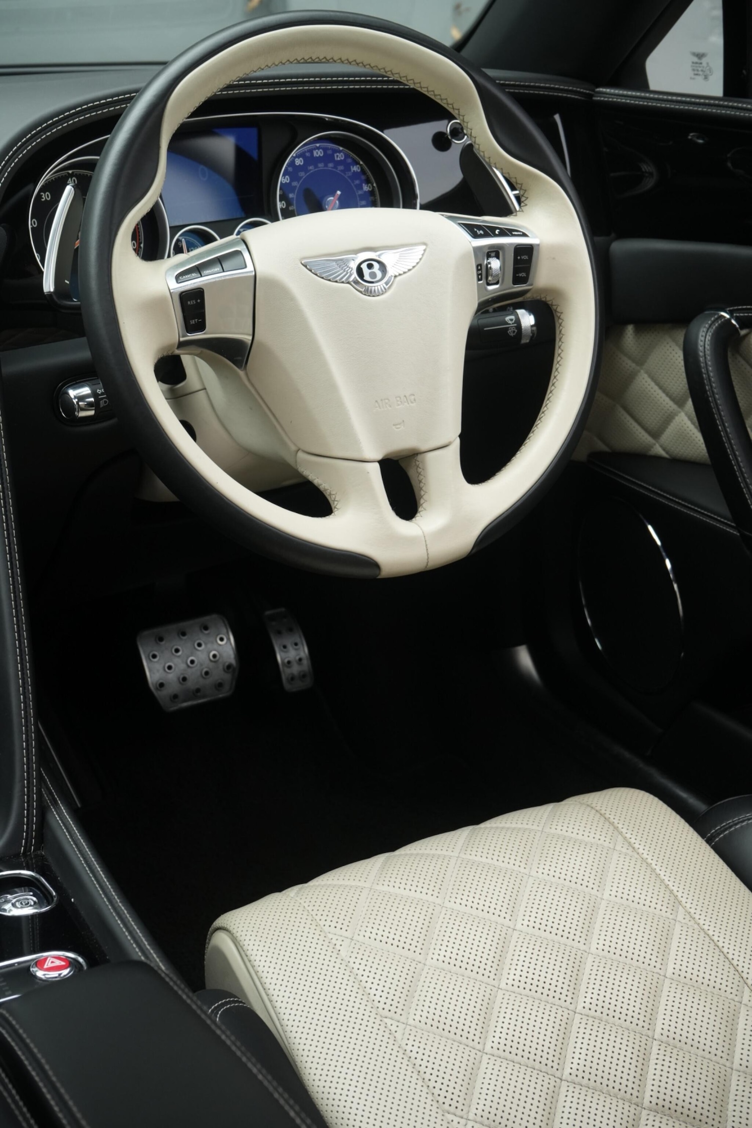 Used Bentley Flying Spur 2017 for sale - 76060873: Photo 43