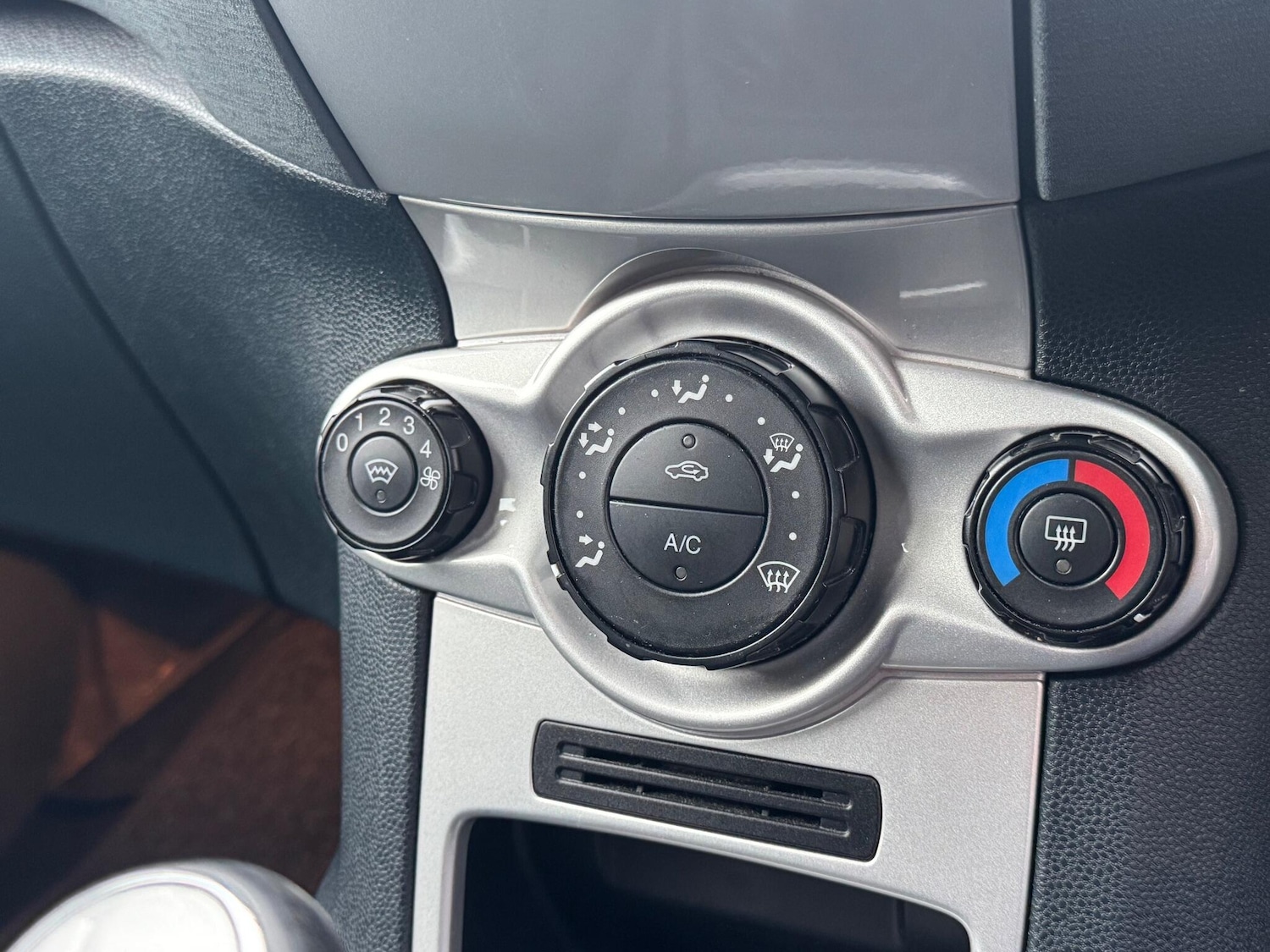 Used Ford Fiesta 2009 for sale - 76824168: Photo 12