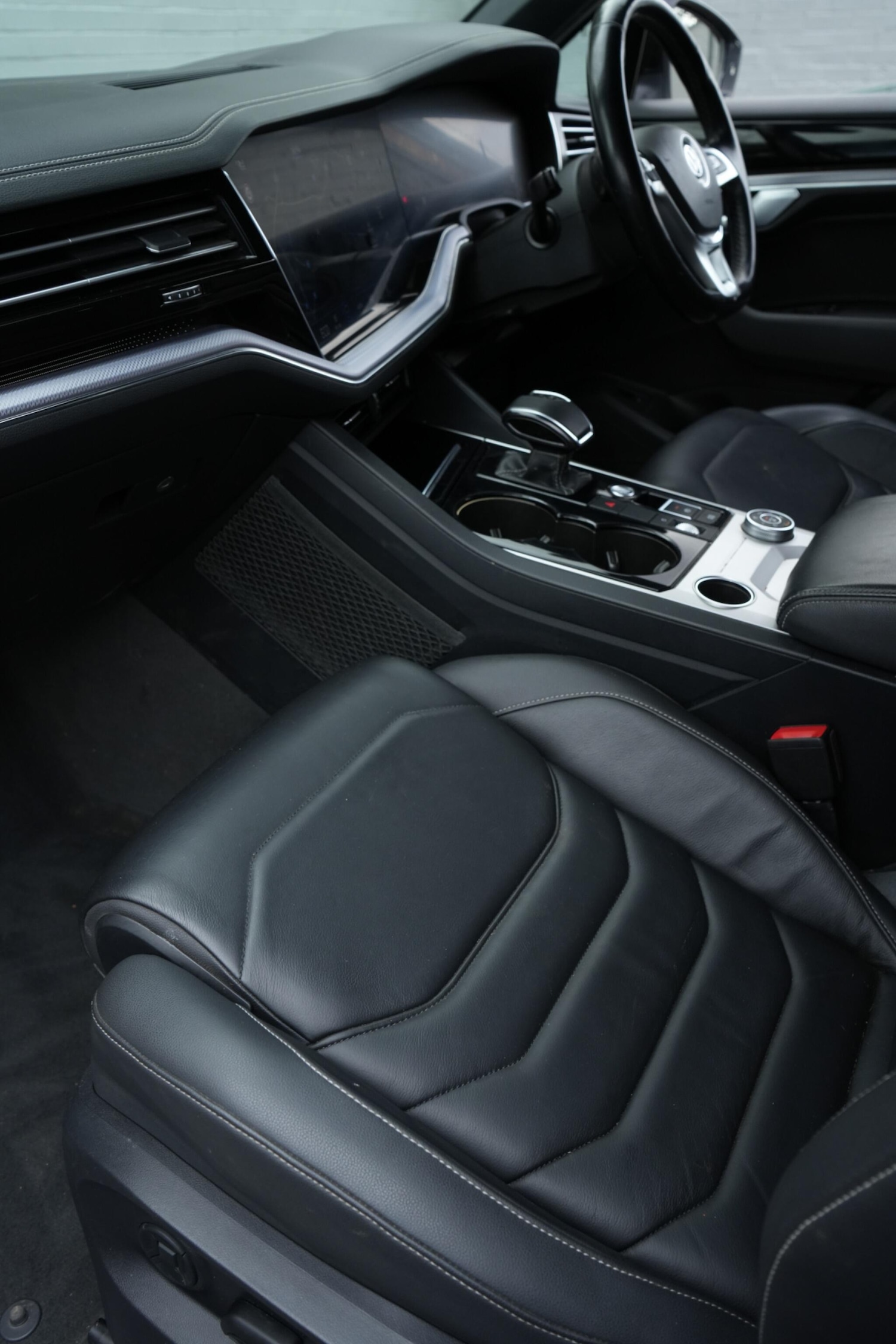 Used Volkswagen Touareg 2018 for sale - 77657746: Photo 29