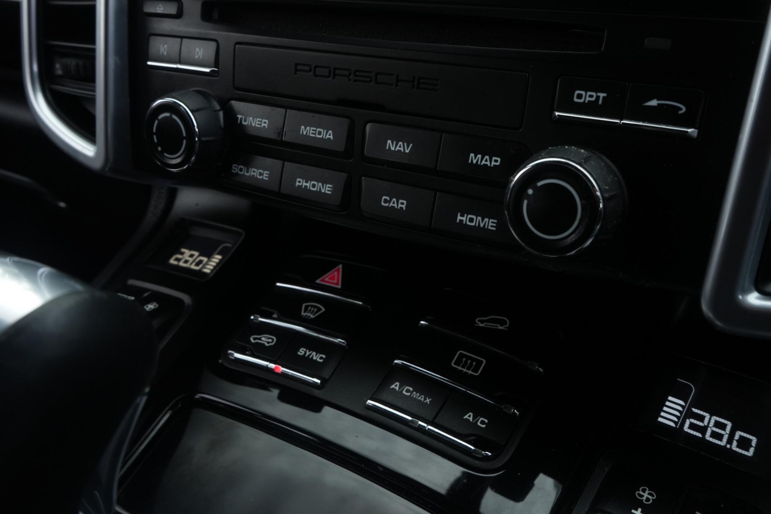 Used Porsche Cayenne 2017 for sale - 77633759: Photo 32