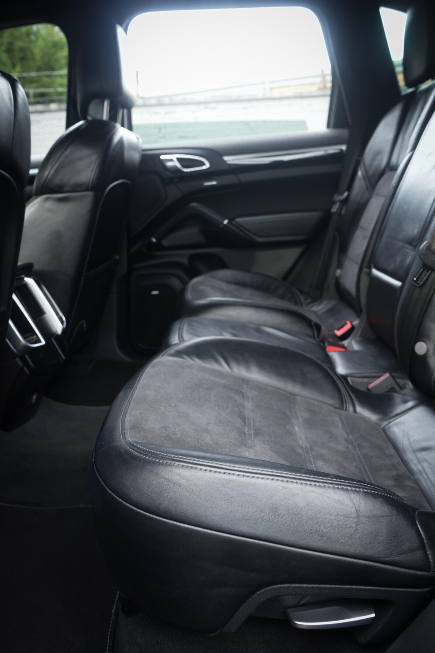 Used Porsche Cayenne 2017 for sale - 77633759: Photo 44