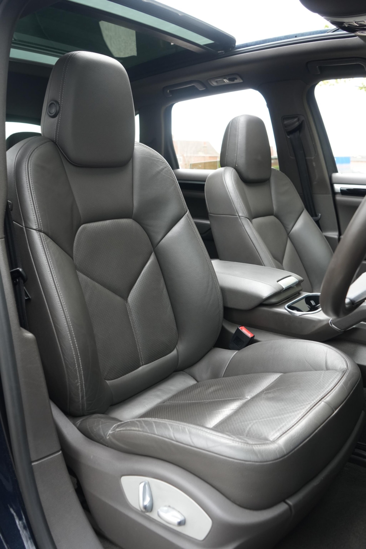 Used Porsche Cayenne 2014 for sale - 78204254: Photo 48