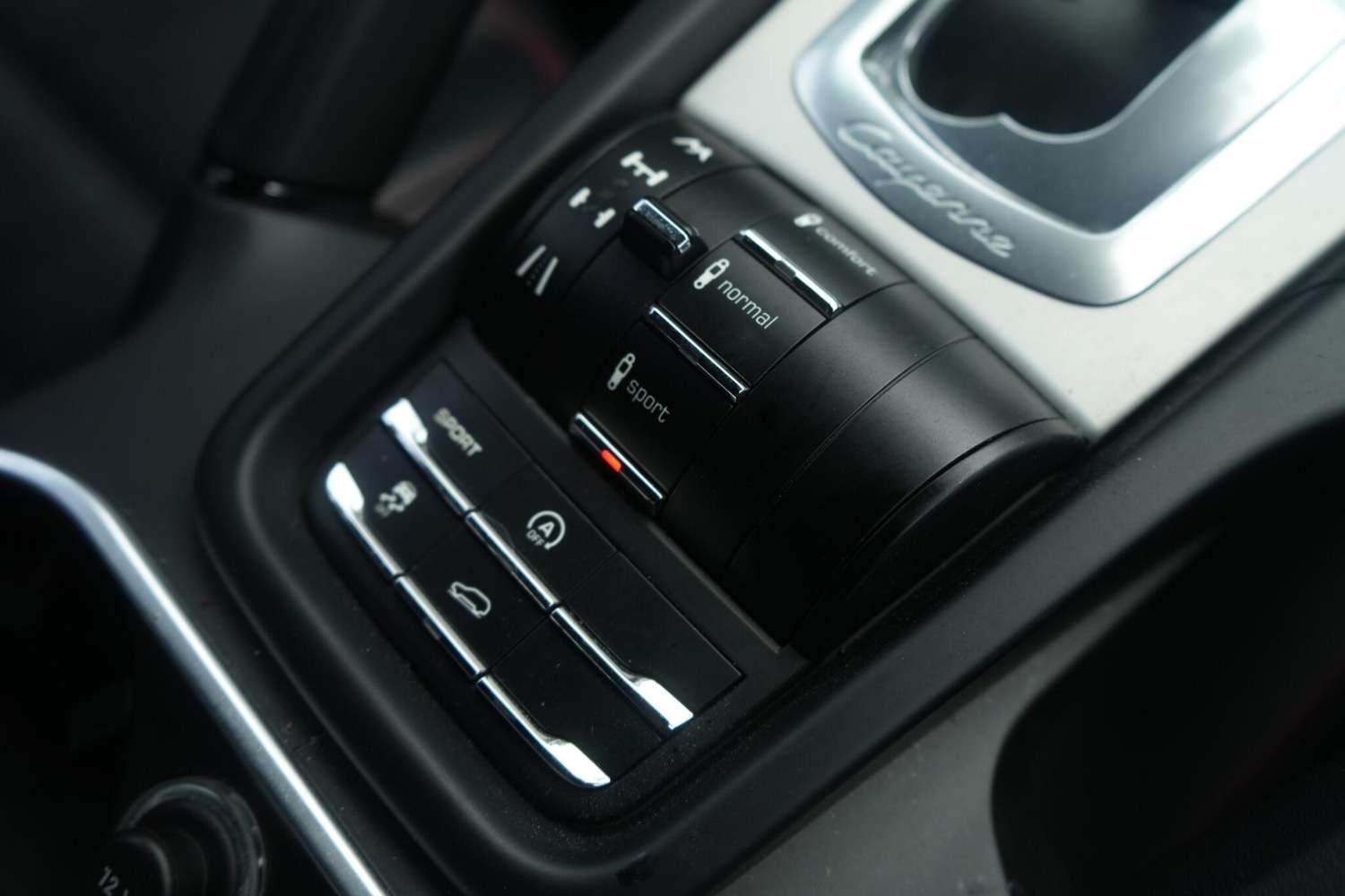 Used Porsche Cayenne 2012 for sale - 77387376: Photo 10