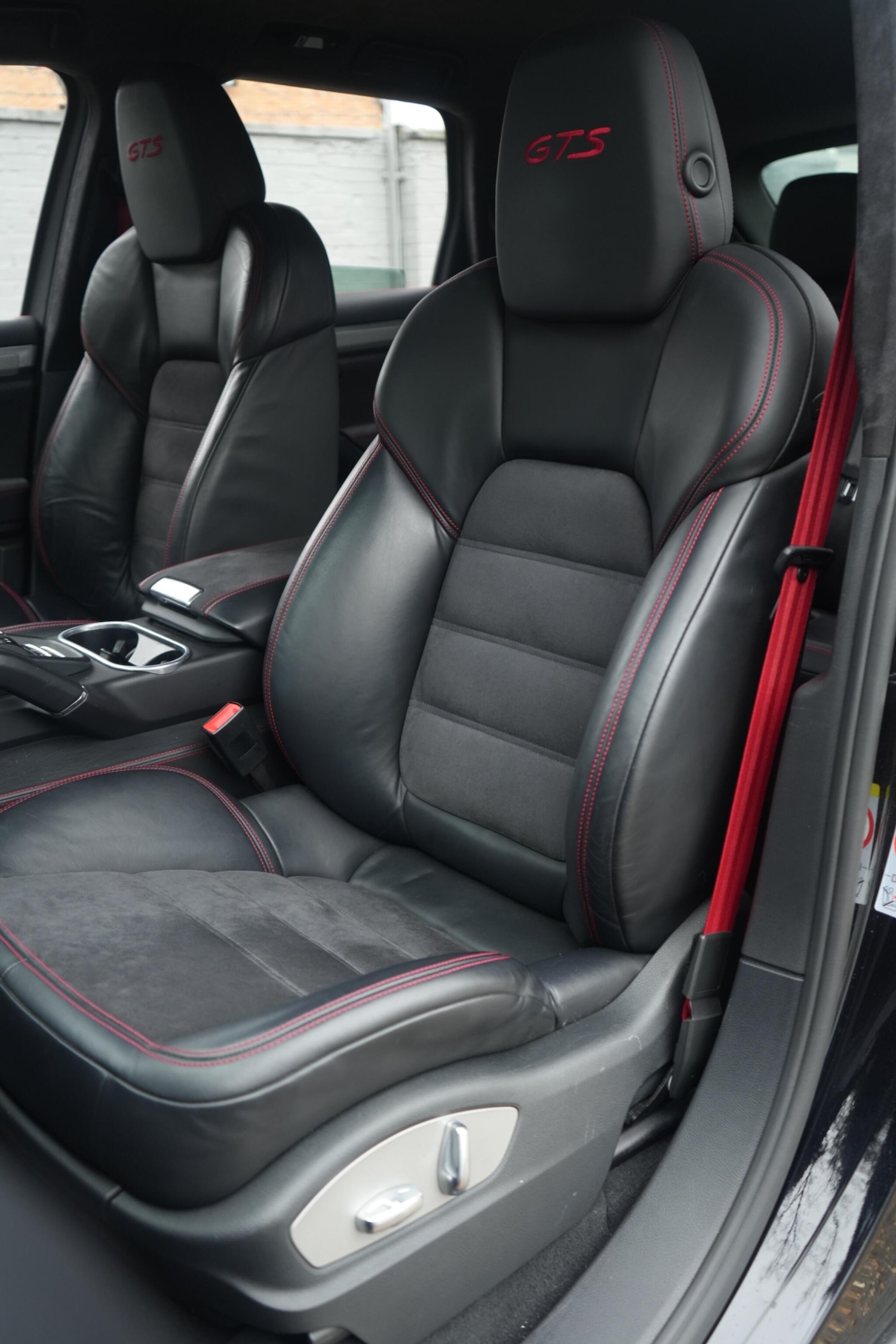 Used Porsche Cayenne 2012 for sale - 77387376: Photo 40