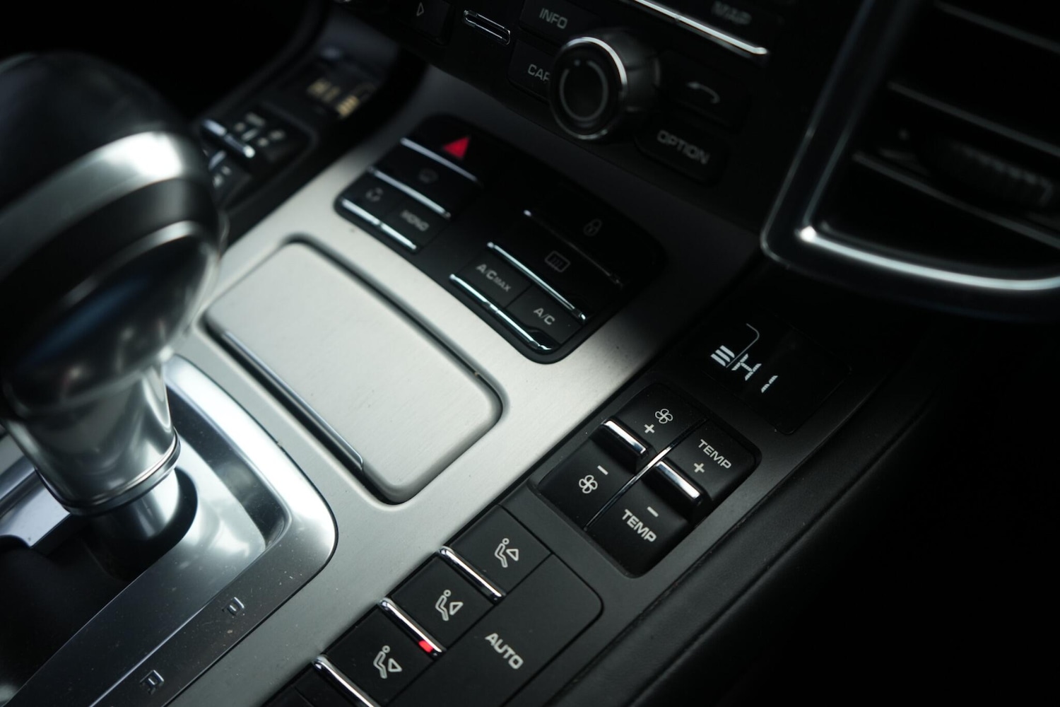 Used Porsche Cayenne 2012 for sale - 77387376: Photo 46