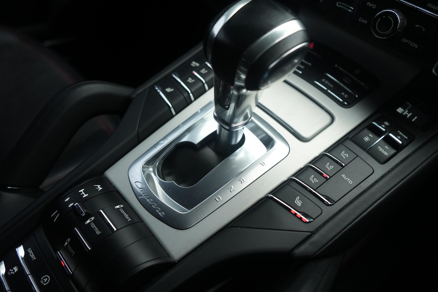 Used Porsche Cayenne 2012 for sale - 77387376: Photo 48