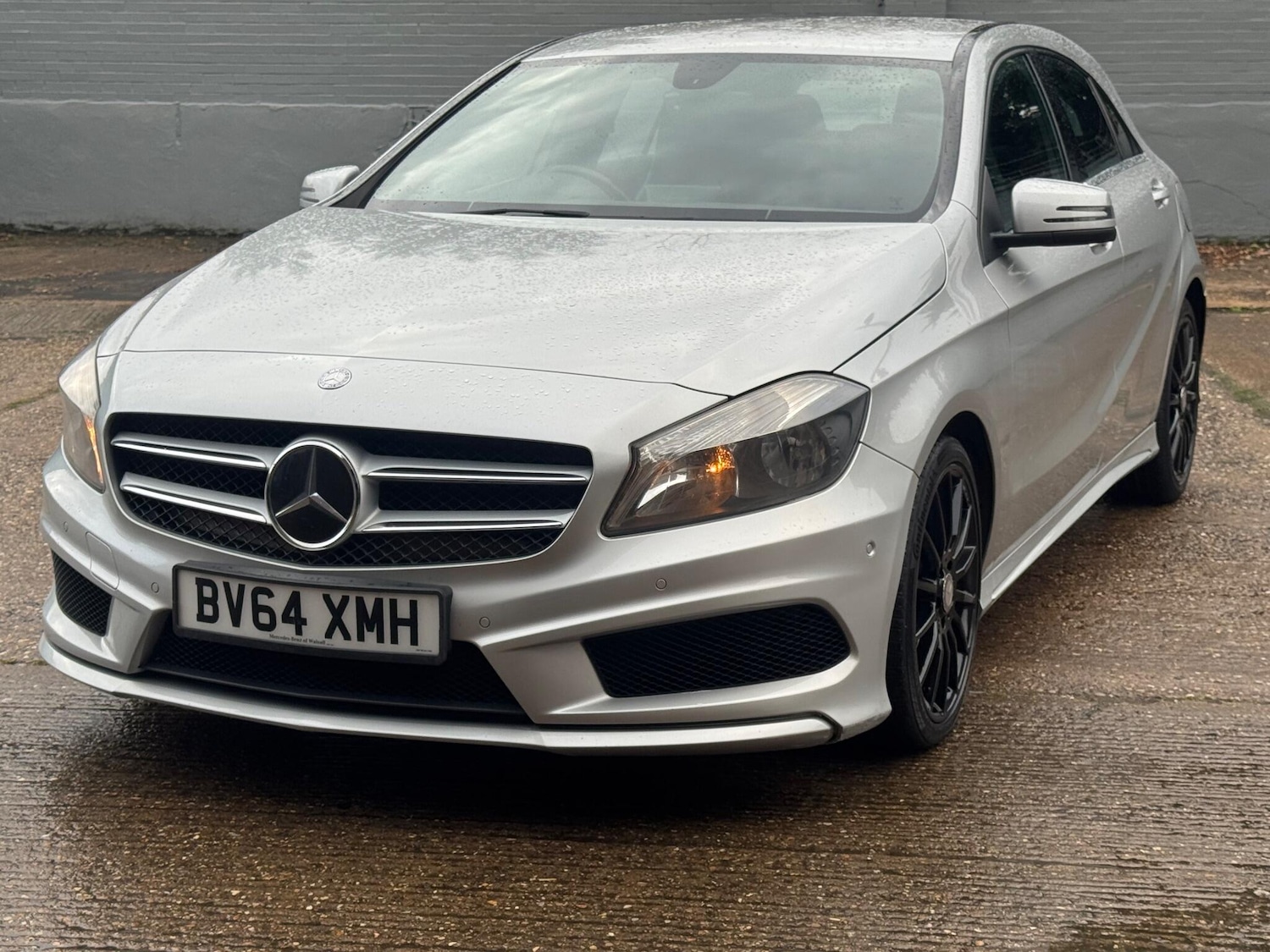 Used Mercedes-Benz A-Class 2014 for sale - 76850383: Photo 2