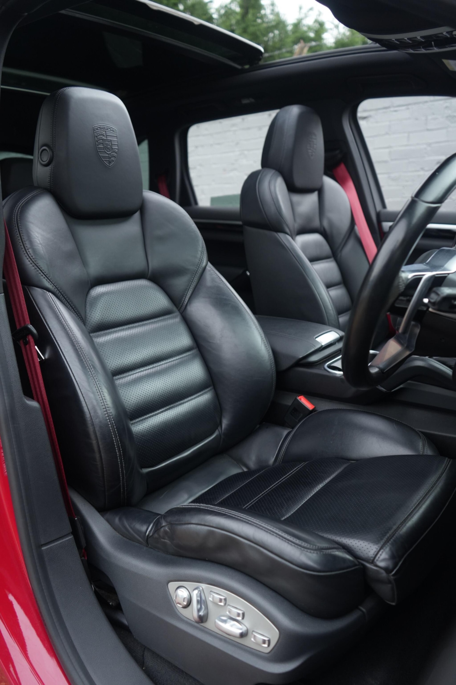 Used Porsche Cayenne for sale - 77612947: Photo 4