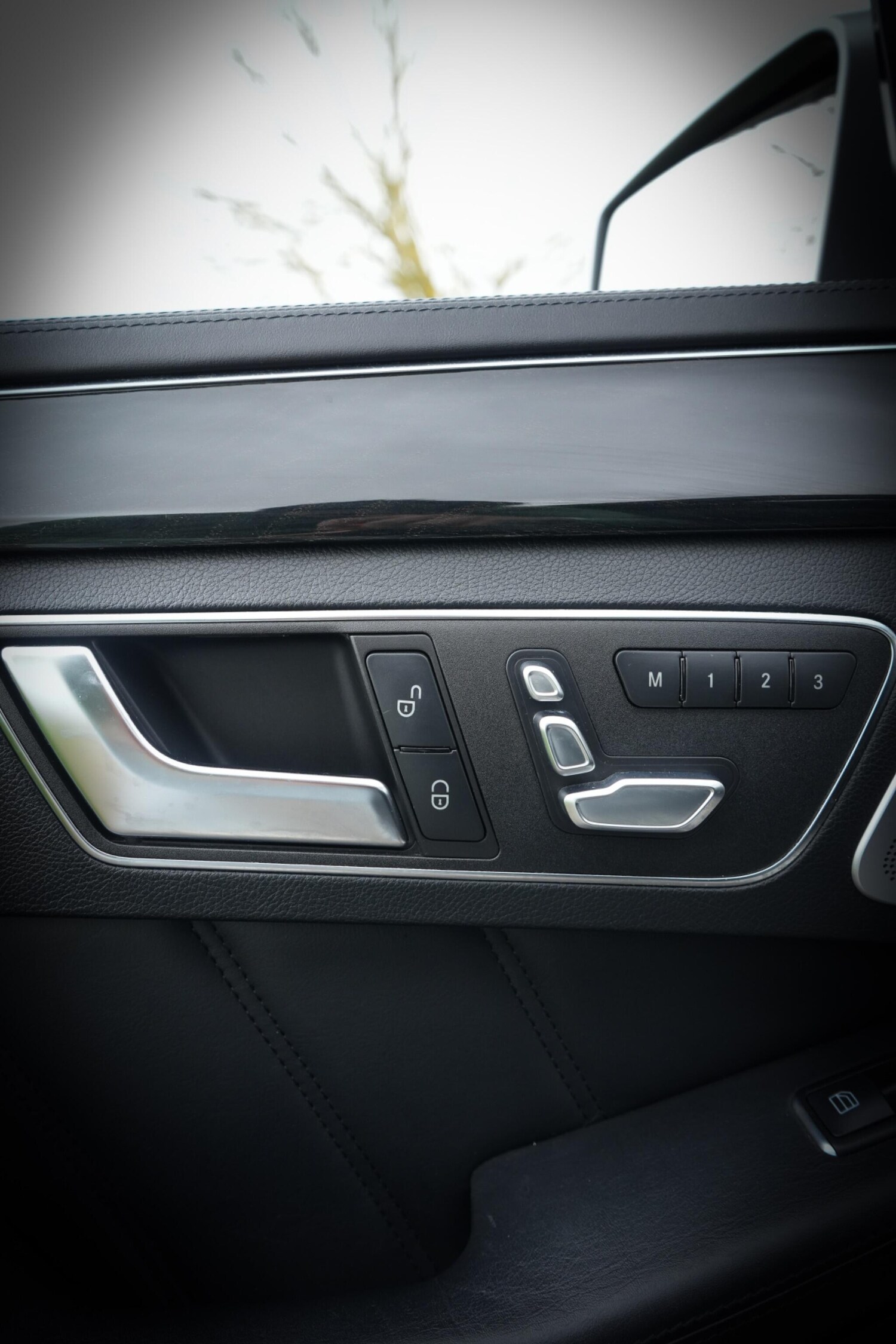 Used Mercedes-Benz E Class for sale - 77684323: Photo 51