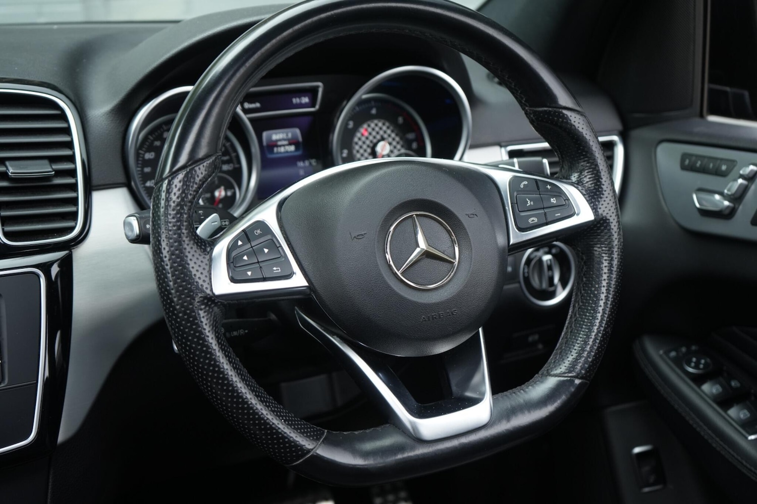 Used Mercedes-Benz GLE 2015 for sale - 76360473: Photo 27