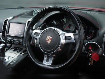 Used Porsche Cayenne 2012 for sale - 76990079: Photo