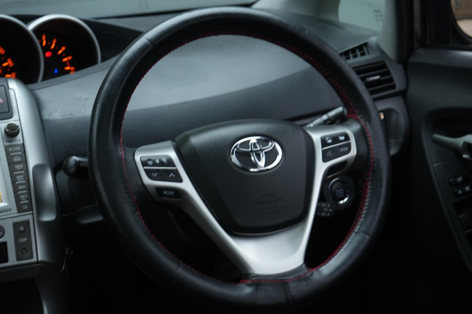 Used Toyota Verso 2010 for sale - 76361540: Photo 18