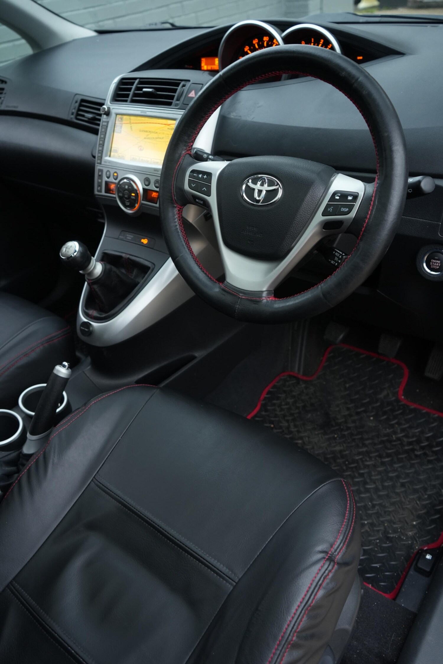 Used Toyota Verso 2010 for sale - 76361540: Photo 24