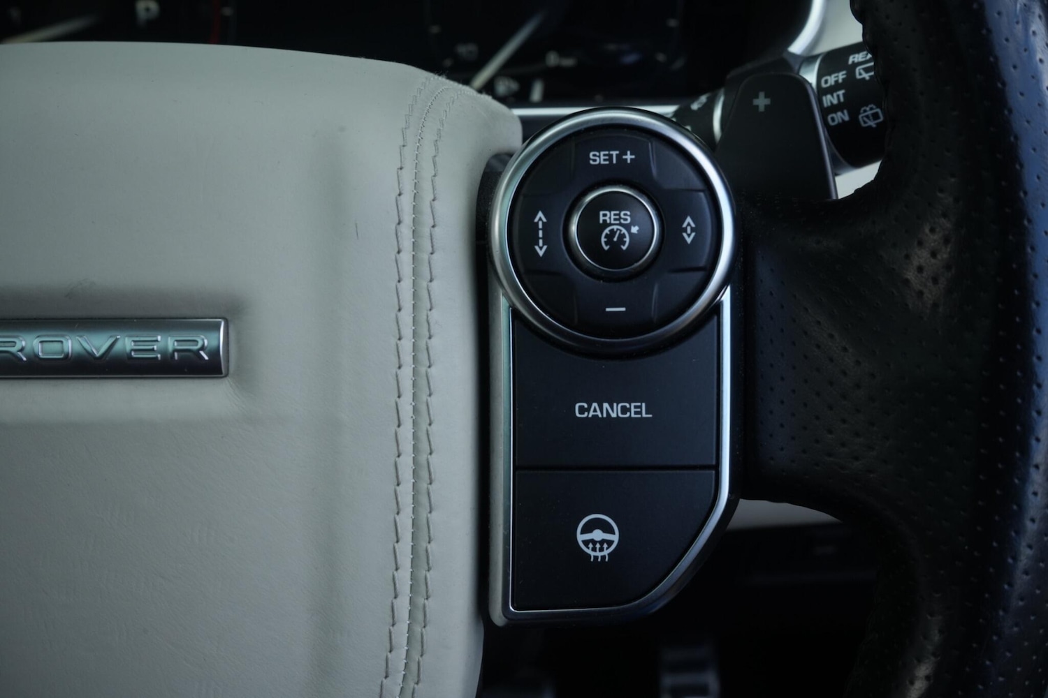 Used Land Rover Range Rover Sport 2015 for sale - 76377998: Photo 6