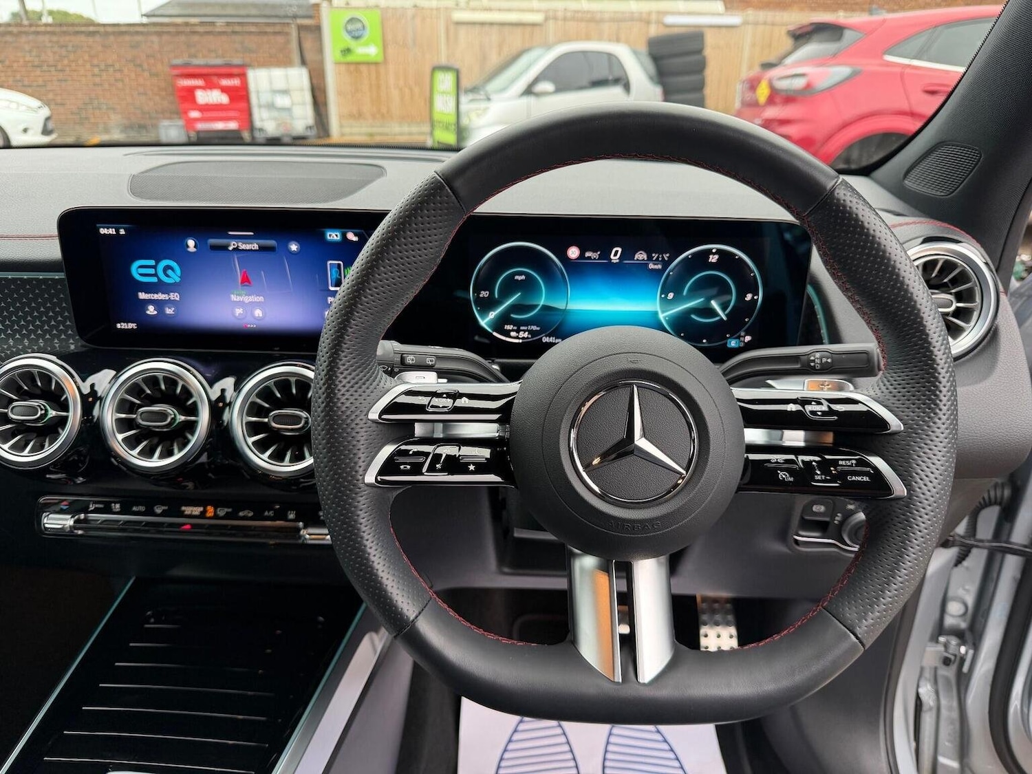 Used Mercedes-Benz EQB 2024 for sale - 76670837: Photo 13