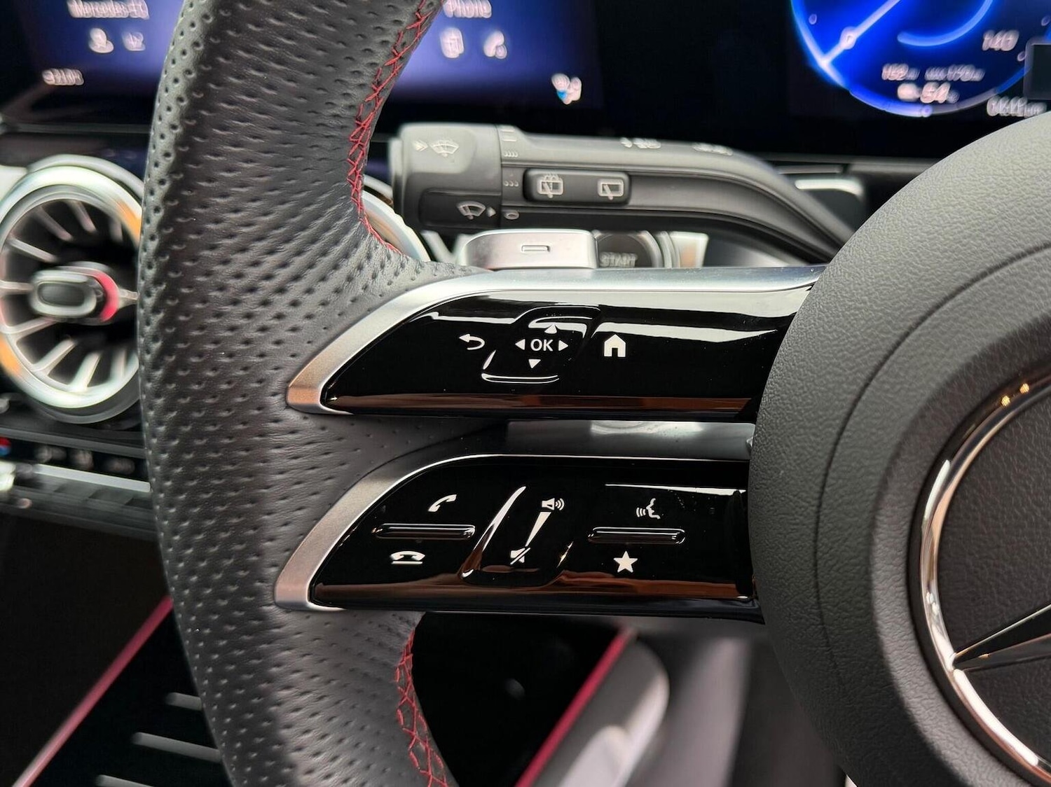 Used Mercedes-Benz EQB 2024 for sale - 76670837: Photo 17