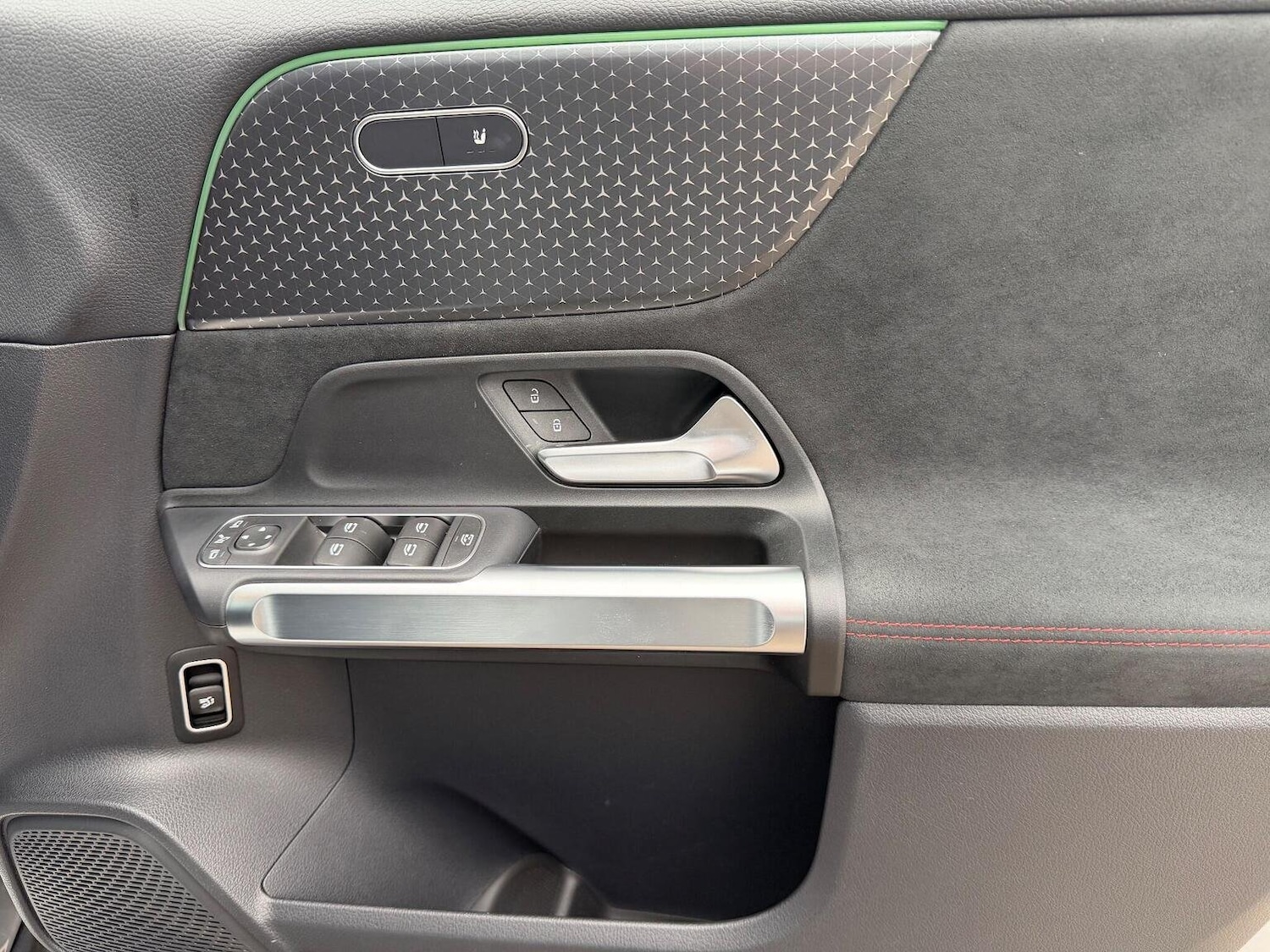 Used Mercedes-Benz EQB 2024 for sale - 76670837: Photo 30