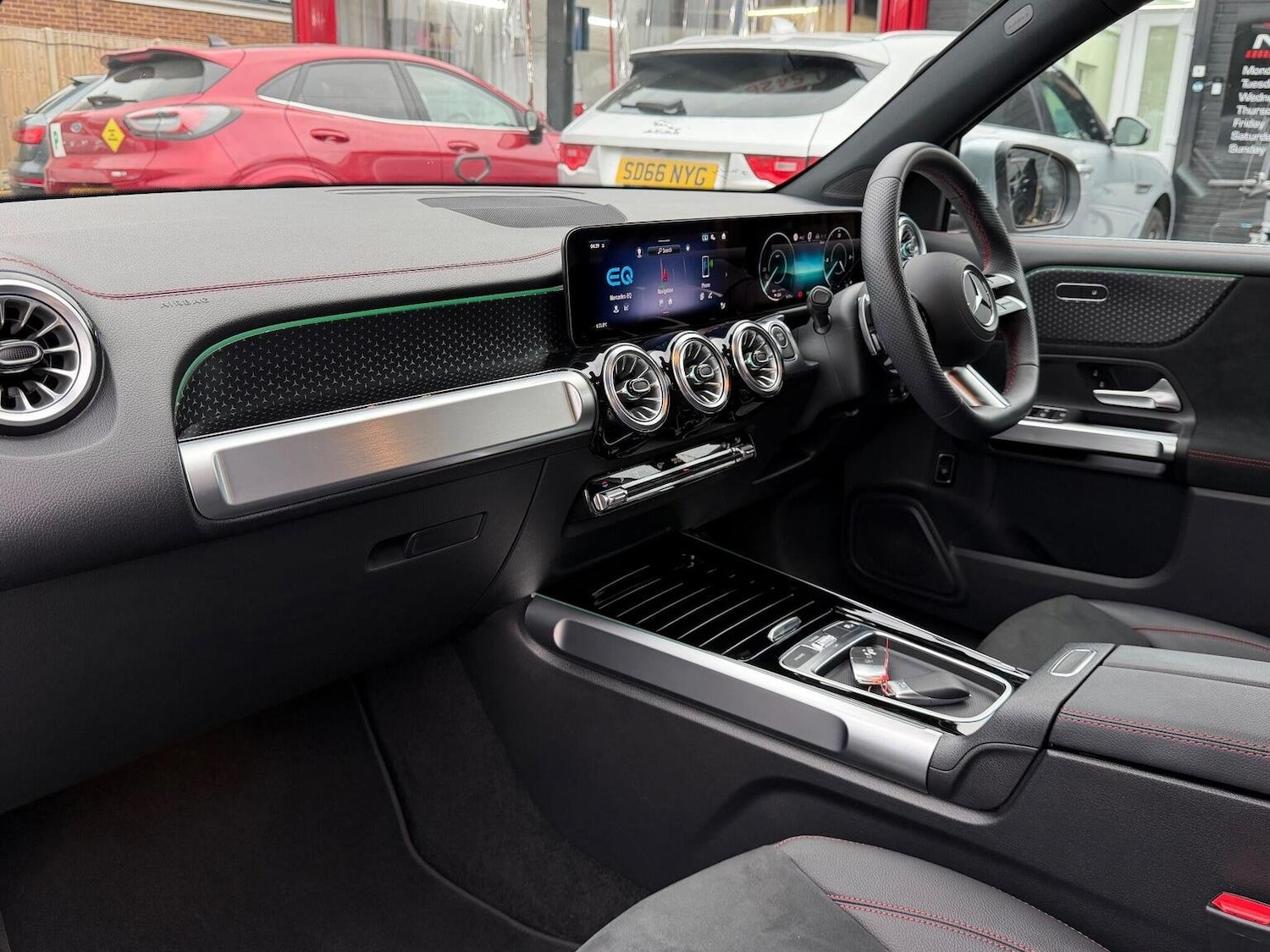 Used Mercedes-Benz EQB 2024 for sale - 76670837: Photo 34