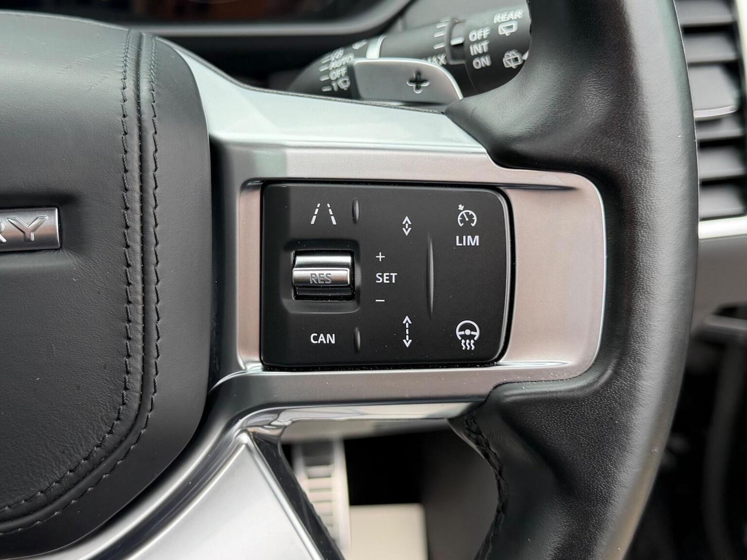 Used Land Rover Discovery 2023 for sale - 77750022: Photo 17