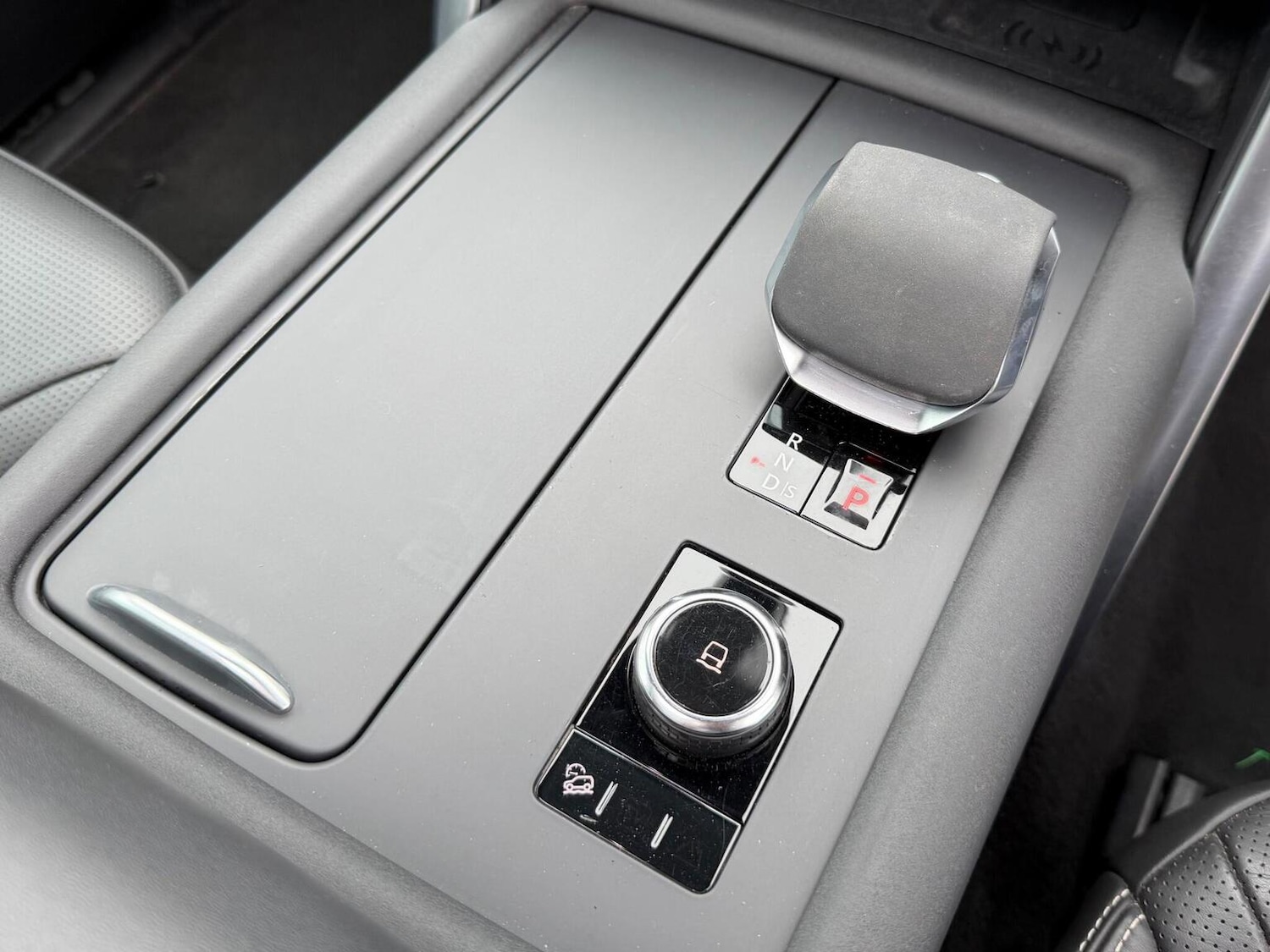 Used Land Rover Discovery 2023 for sale - 77750022: Photo 28