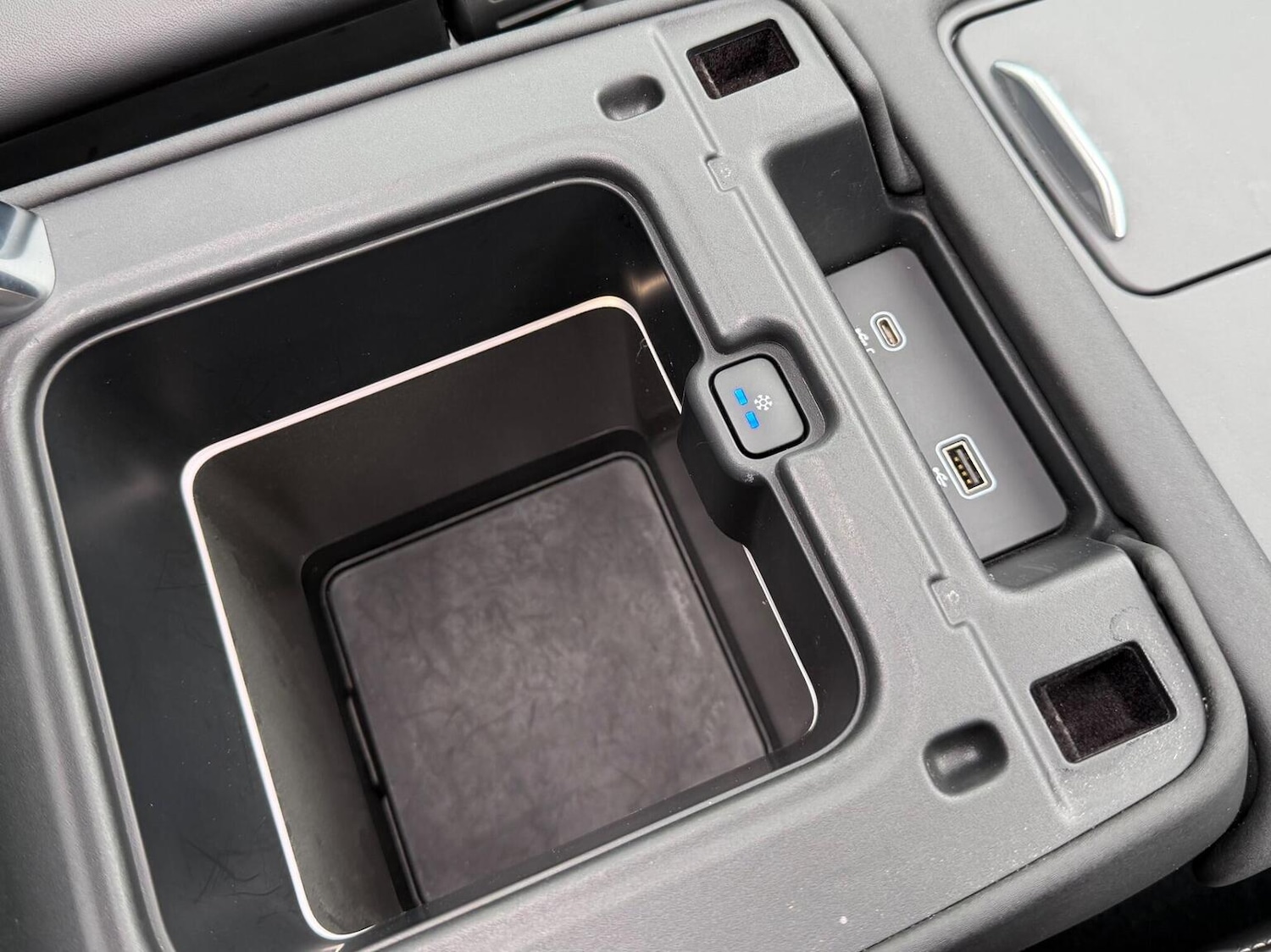 Used Land Rover Discovery 2023 for sale - 77750022: Photo 29