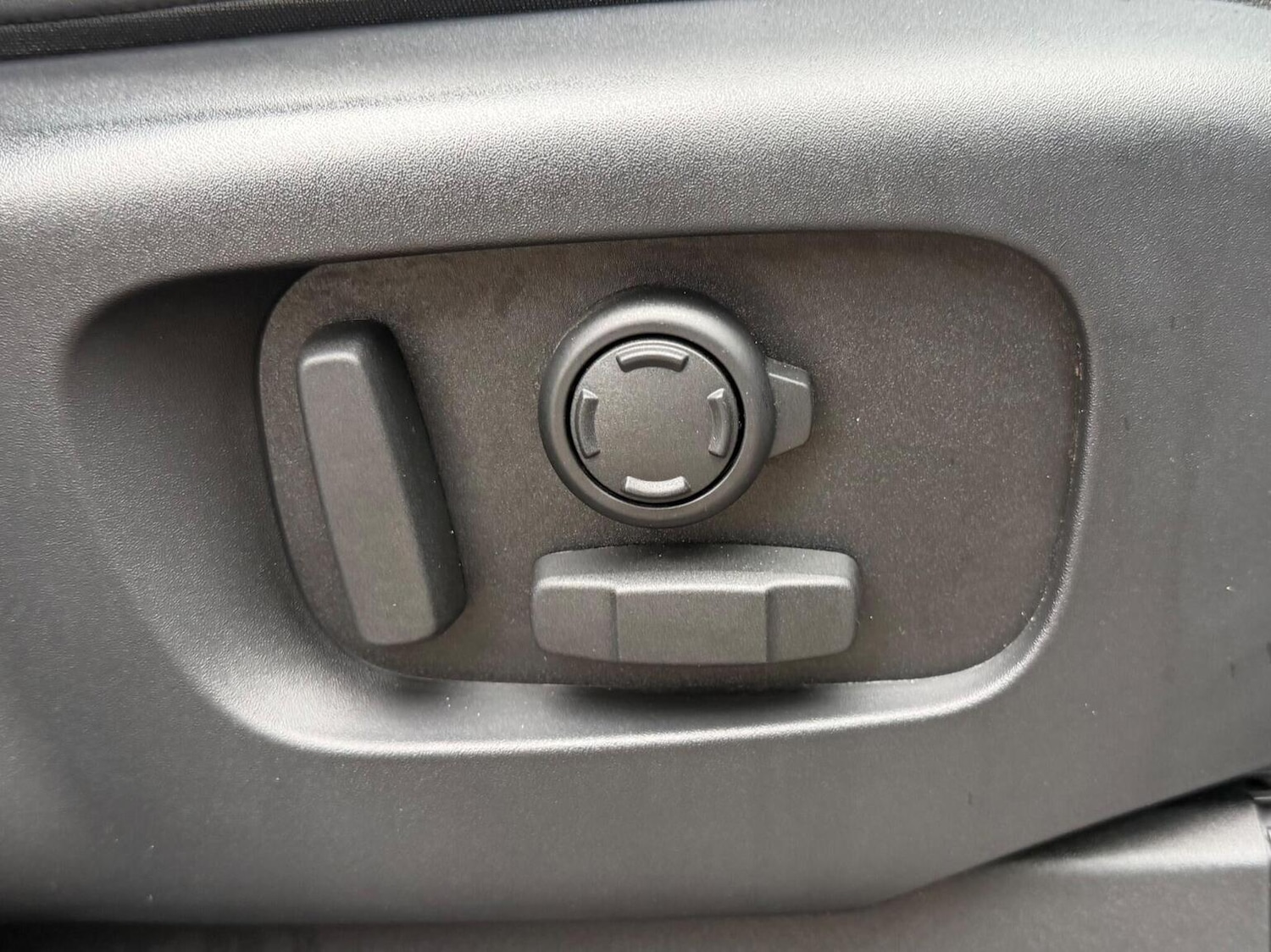 Used Land Rover Discovery 2023 for sale - 77750022: Photo 36